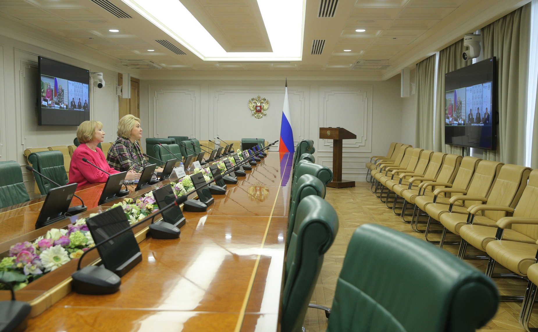 Председатель Комитета СФ по науке, образованию и культуре Лилия Гумерова в режиме видеоконференции приняла участие в работе круглого стола на тему «Сохранение родных языков народов России»