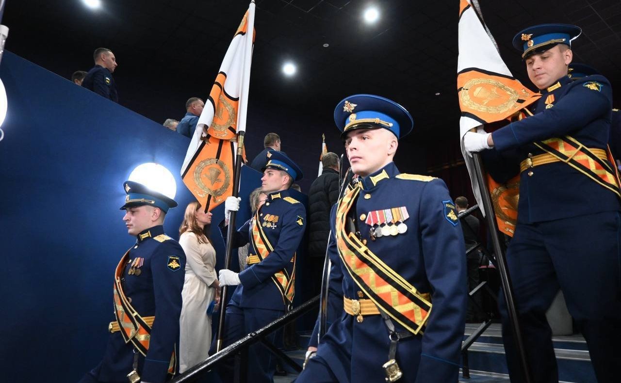 Айрат Гибатдинов принял участие в церемонии вручения Боевых знамен 328-й, 337-й, 345-й, 1180-артиллерийский и 2-й зенитно-ракетный полки 104-й гвардейской десантно-штурмовой дивизии