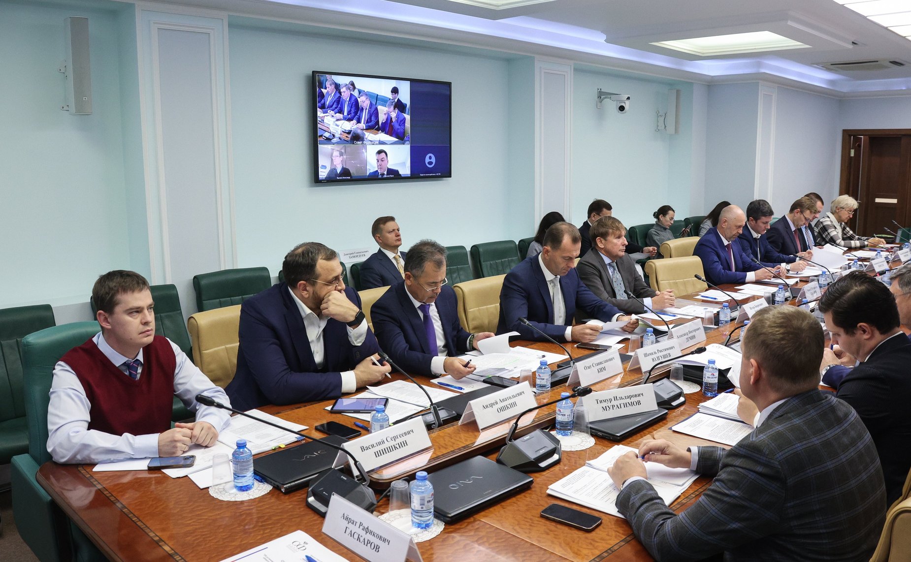 Совещание Комитета СФ по Регламенту и организации парламентской деятельности совместно с Комитетом СФ по бюджету и финансовым рынкам «Об установлении обязательных требований к обороту метилового спирта (метанола)»