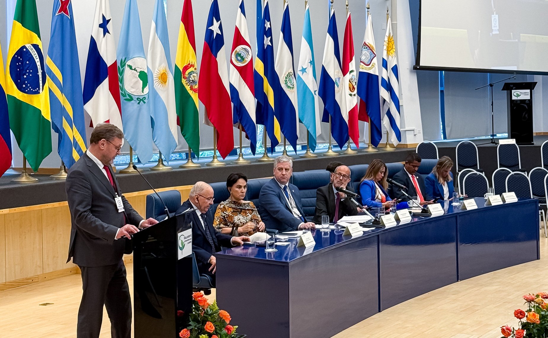 Заместитель Председателя Совета Федерации Константин Косачев выступил на пленарном заседании 39-й сессии Ассамблеи Парламента стран Латинской Америки и Карибского бассейна (ПАРЛАТИНО) в г. Панама