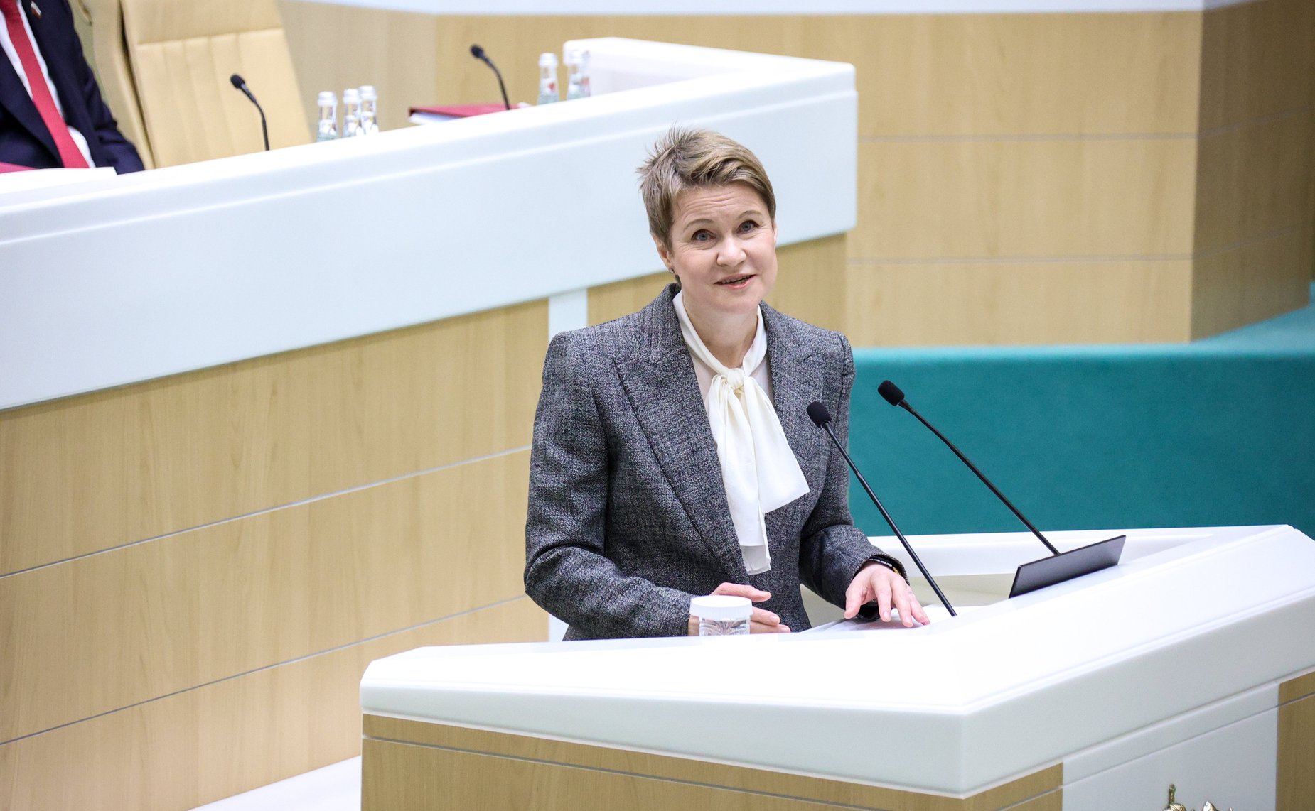 Елена Шмелева