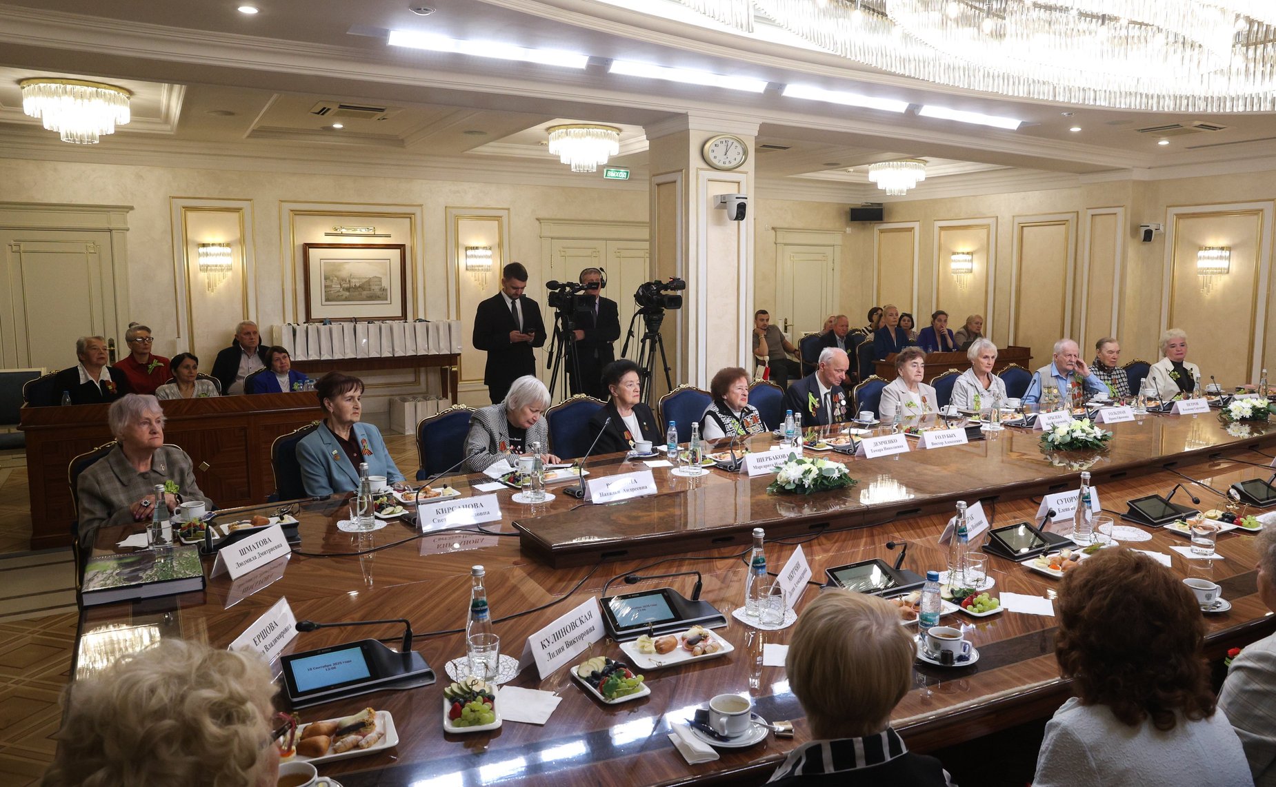 Встреча Председателя Совета Федерации Валентины Матвиенко с делегацией общества «Жители блокадного Ленинграда» Санкт-Петербурга