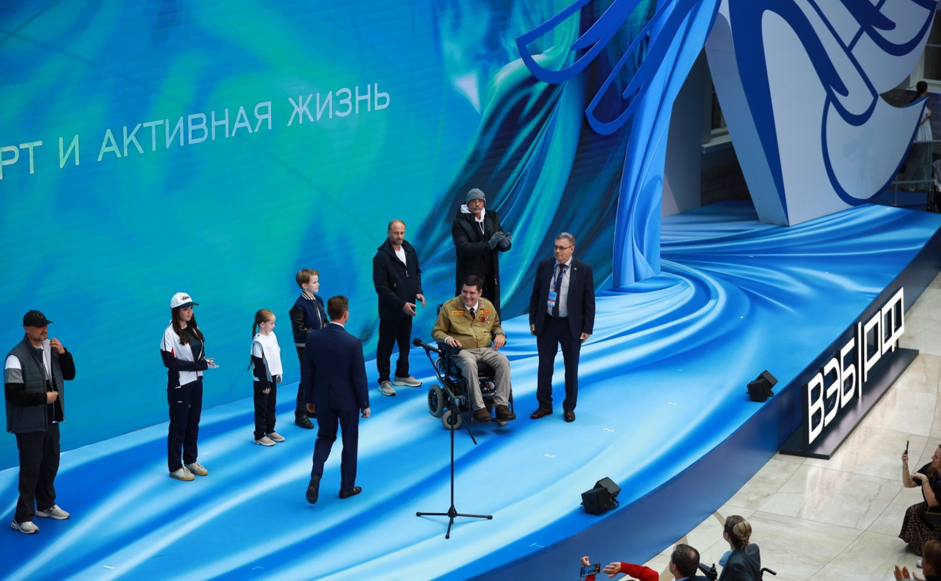 XXVIII Петербургский международный экономический форум (ПМЭФ’25). Показ международного конкурса адаптивной моды «На крыльях»