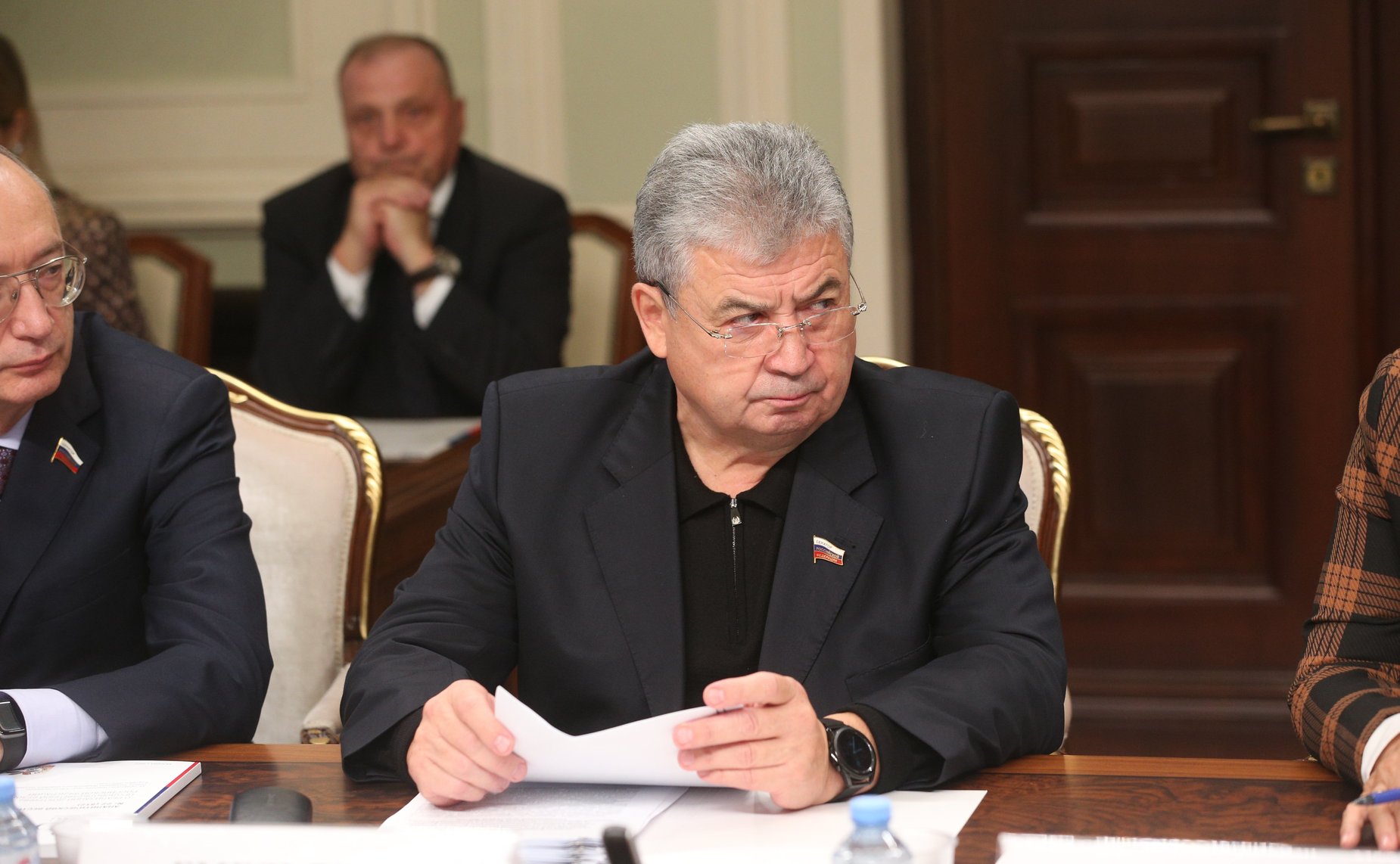 Геннадий Емельянов