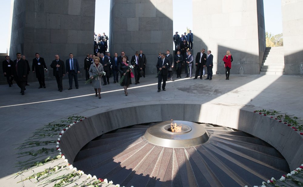 Делегация Совета Федерации во главе с Председателем СФ В. Матвиенко посетила мемориал памяти жертв геноцида армян