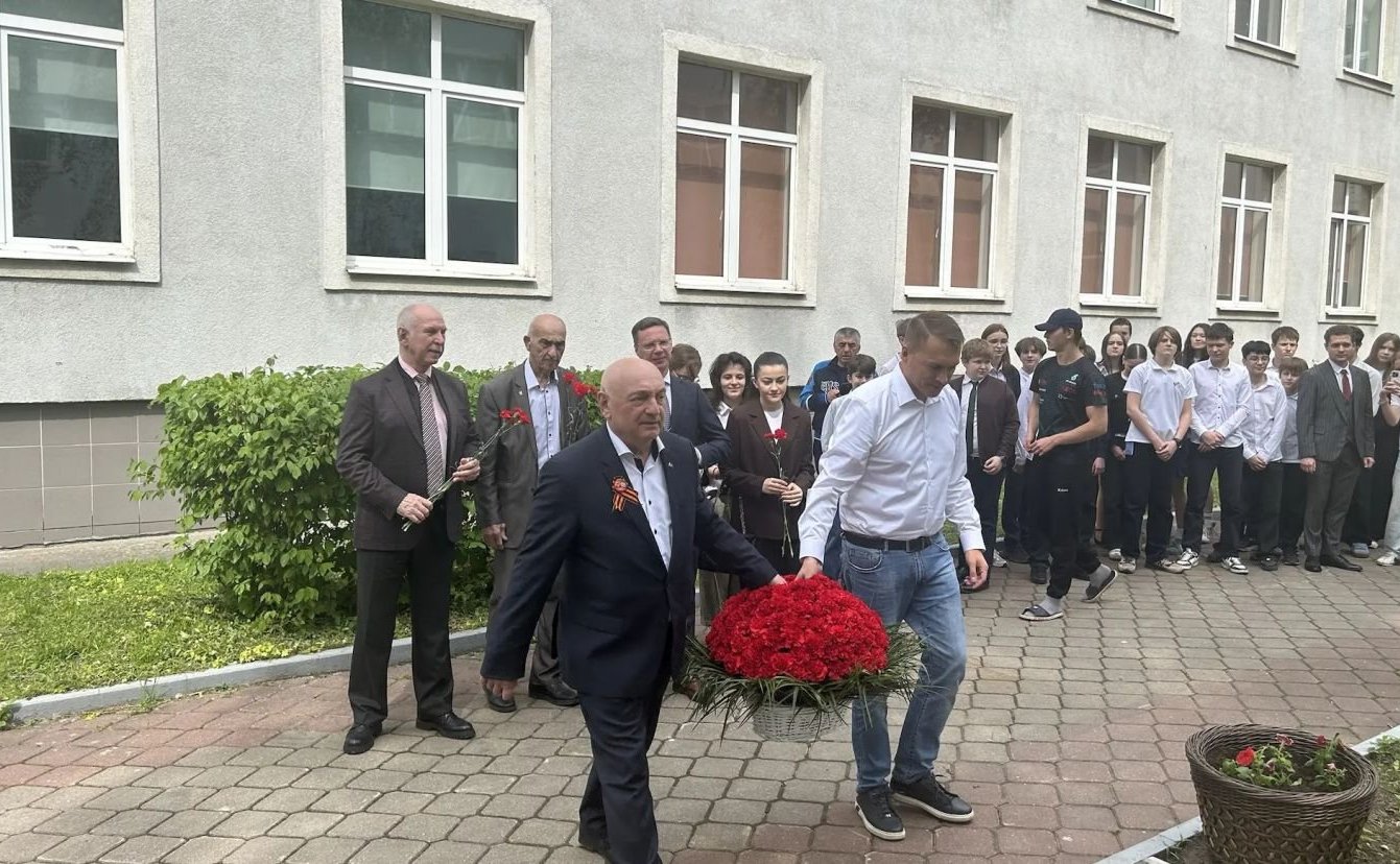Виталий Назаренко принял участие в мероприятии, посвященном Дню осетинского языка и литературы