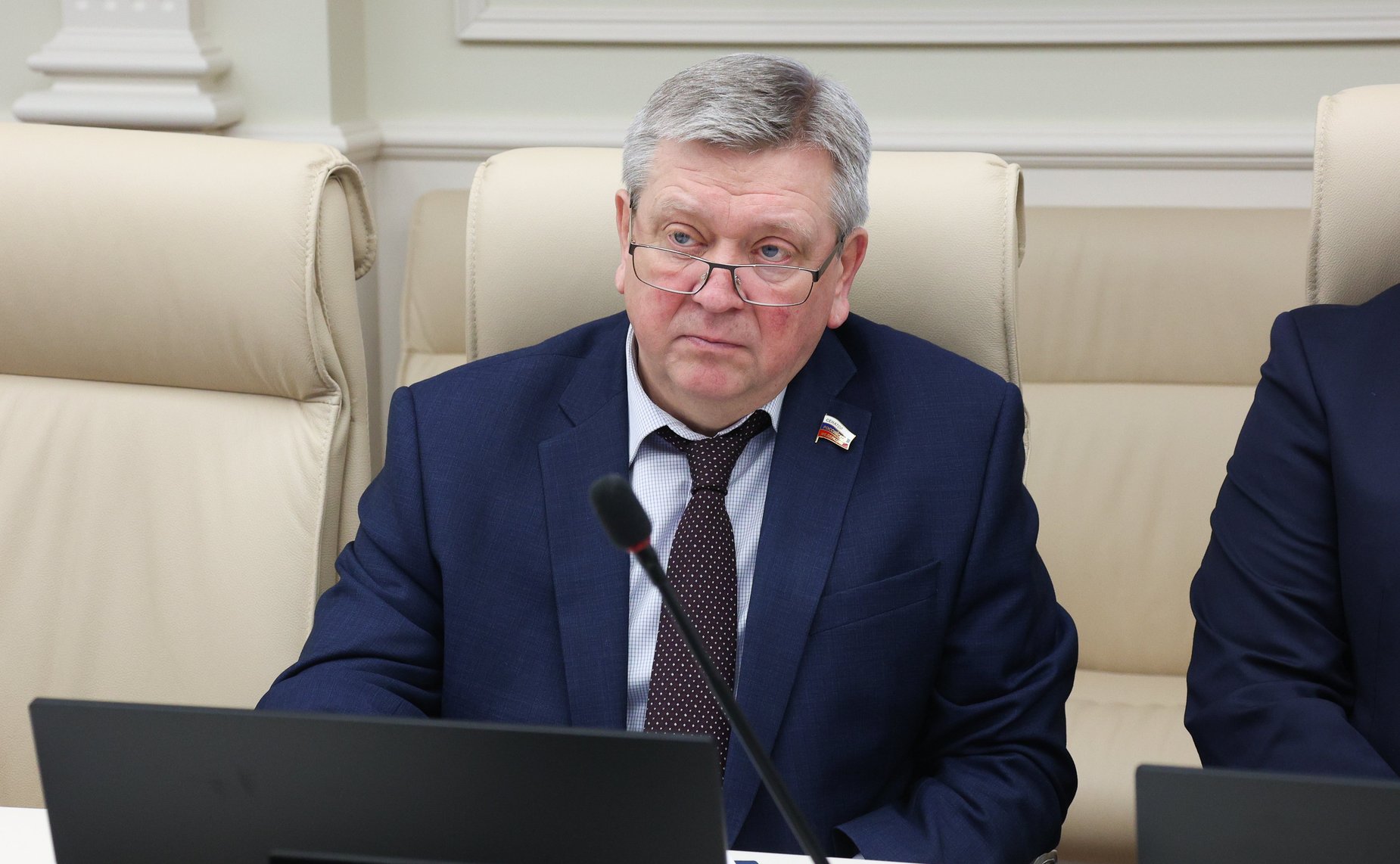 Александр Лутовинов