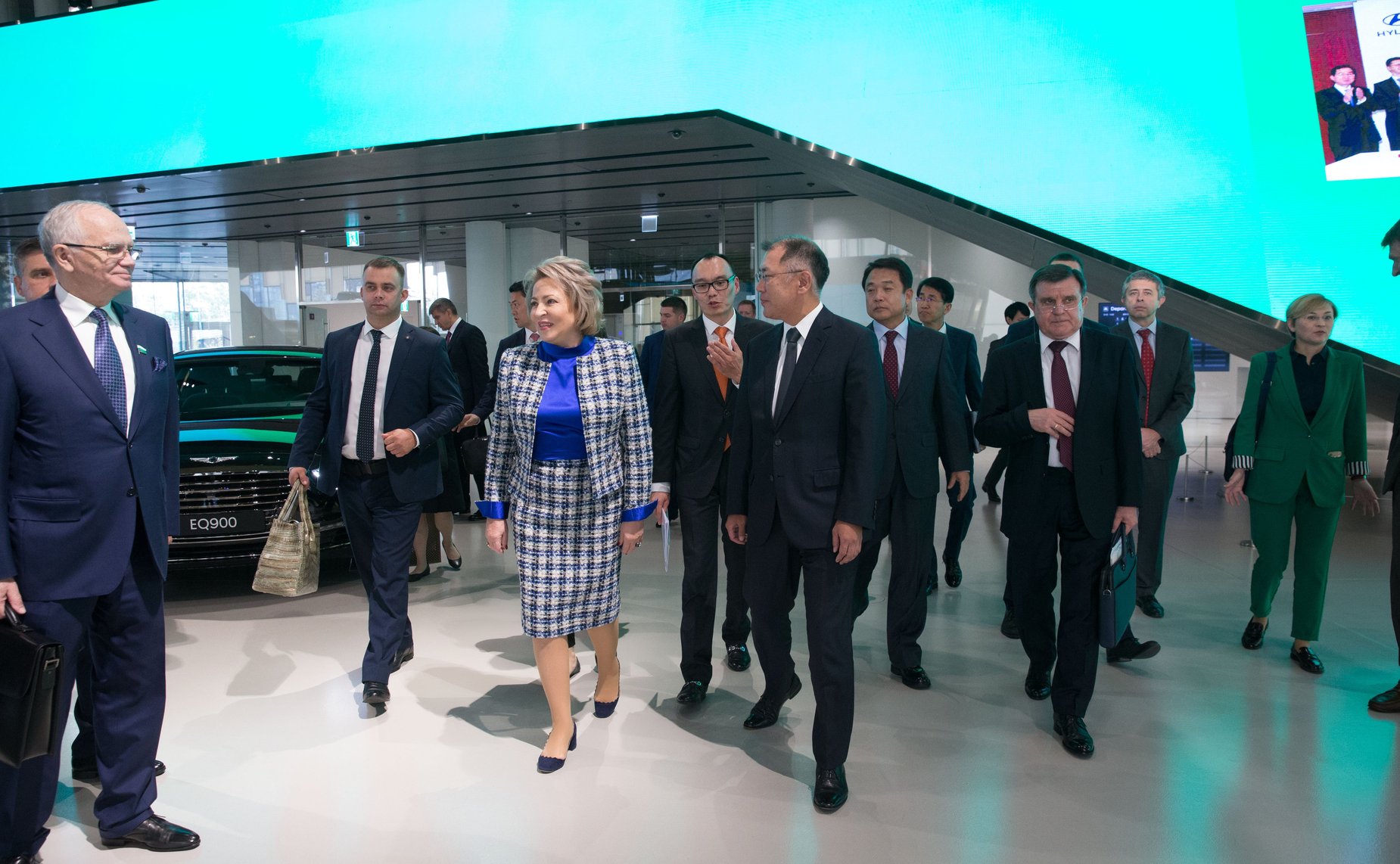 Делегация СФ посетила выставочный комплекс «Хёндэ Мотор»