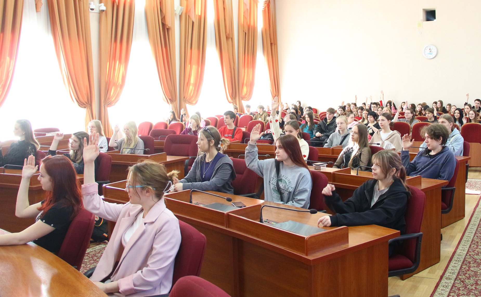 Роман Маслов вместе с Молодежным парламентом города Череповца и АНО «Наука любви к Отечеству» дал старт новому образовательному проекту «История без вымысла», направленному на сохранение истории нашей страны