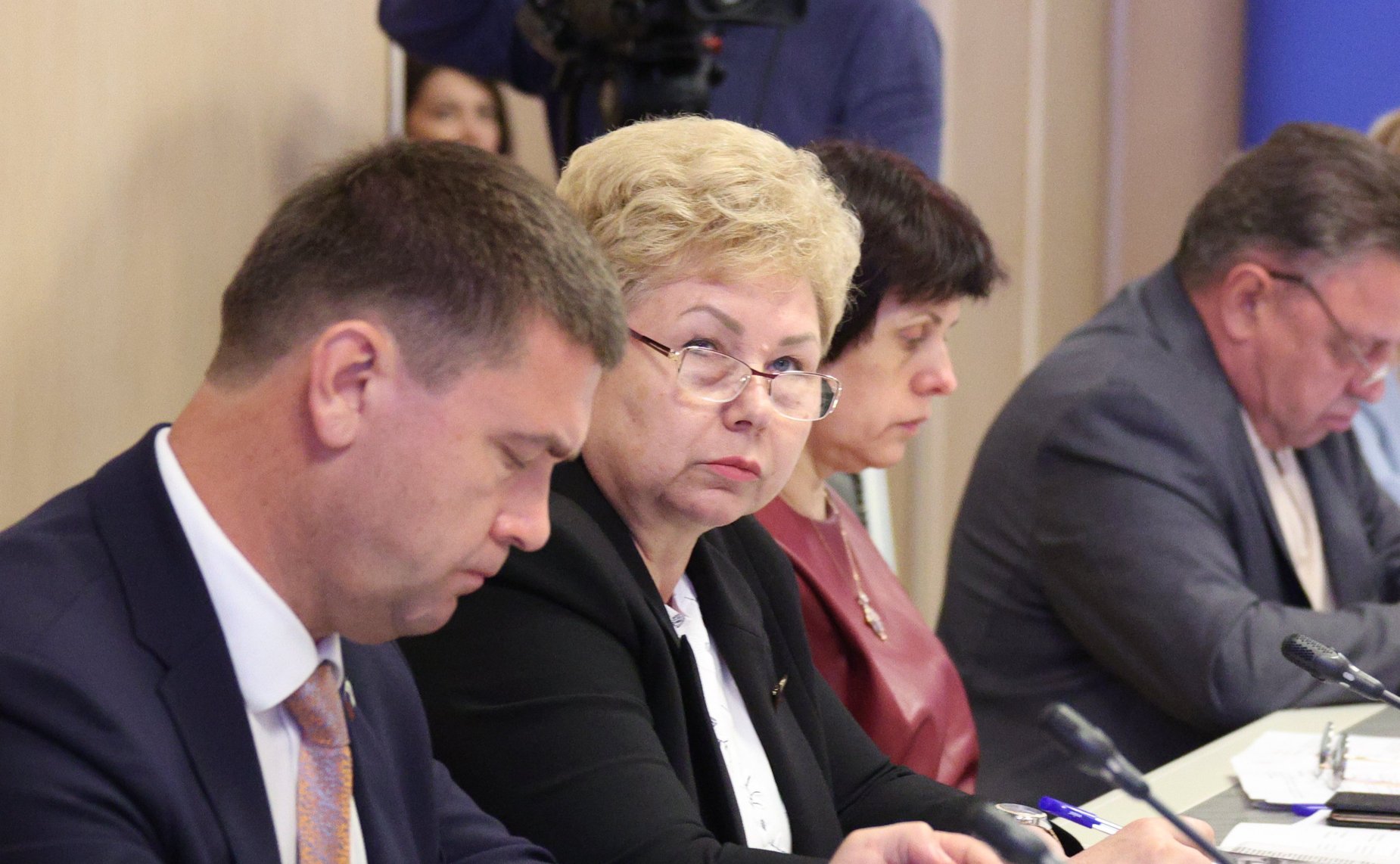 Заседание парламентской комиссии по расследованию преступных действий в отношении несовершеннолетних со стороны киевского режима