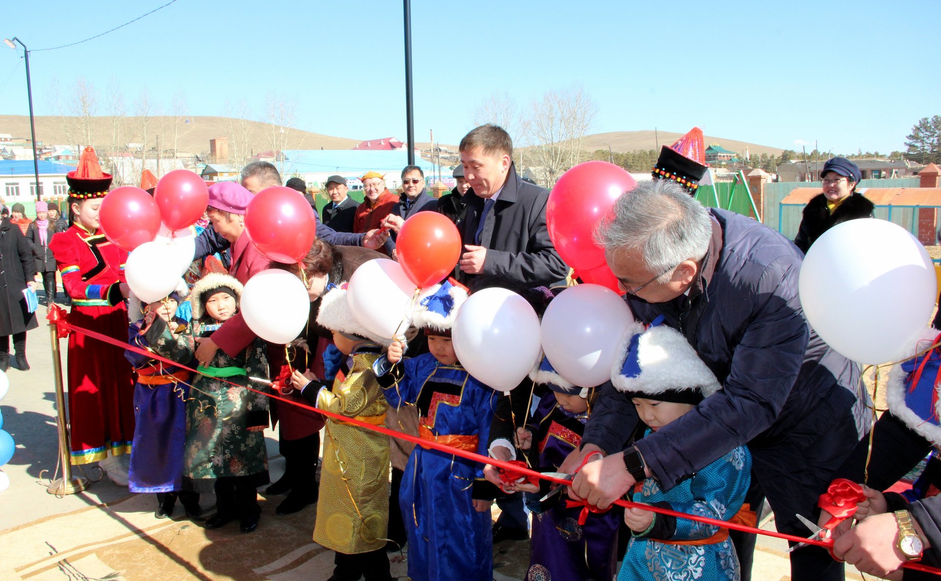 Баир Жамсуев поздравил жителей Агинского района Забайкальского края с открытием дополнительных корпусов детских садов «Номин» села Амитхаша и «Аленький цветочек» городского округа «Поселок Агинское»