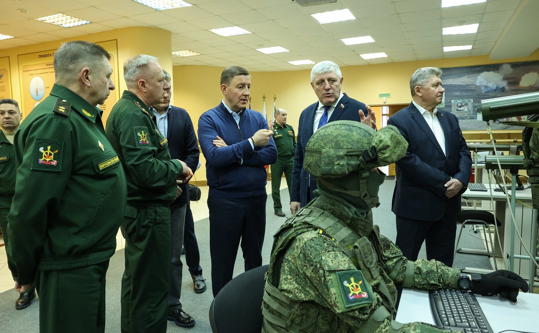 Андрей Турчак и Николай Журавлев провели встречи с победителями шахматного турнира РОСлиги и с воспитанниками Клуба юных летчиков и космонавтов