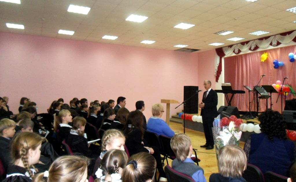 Н. Петрушкин в встретился с педагогическим коллективом и учащимися общеобразовательной школы № 33 города Саранска 6