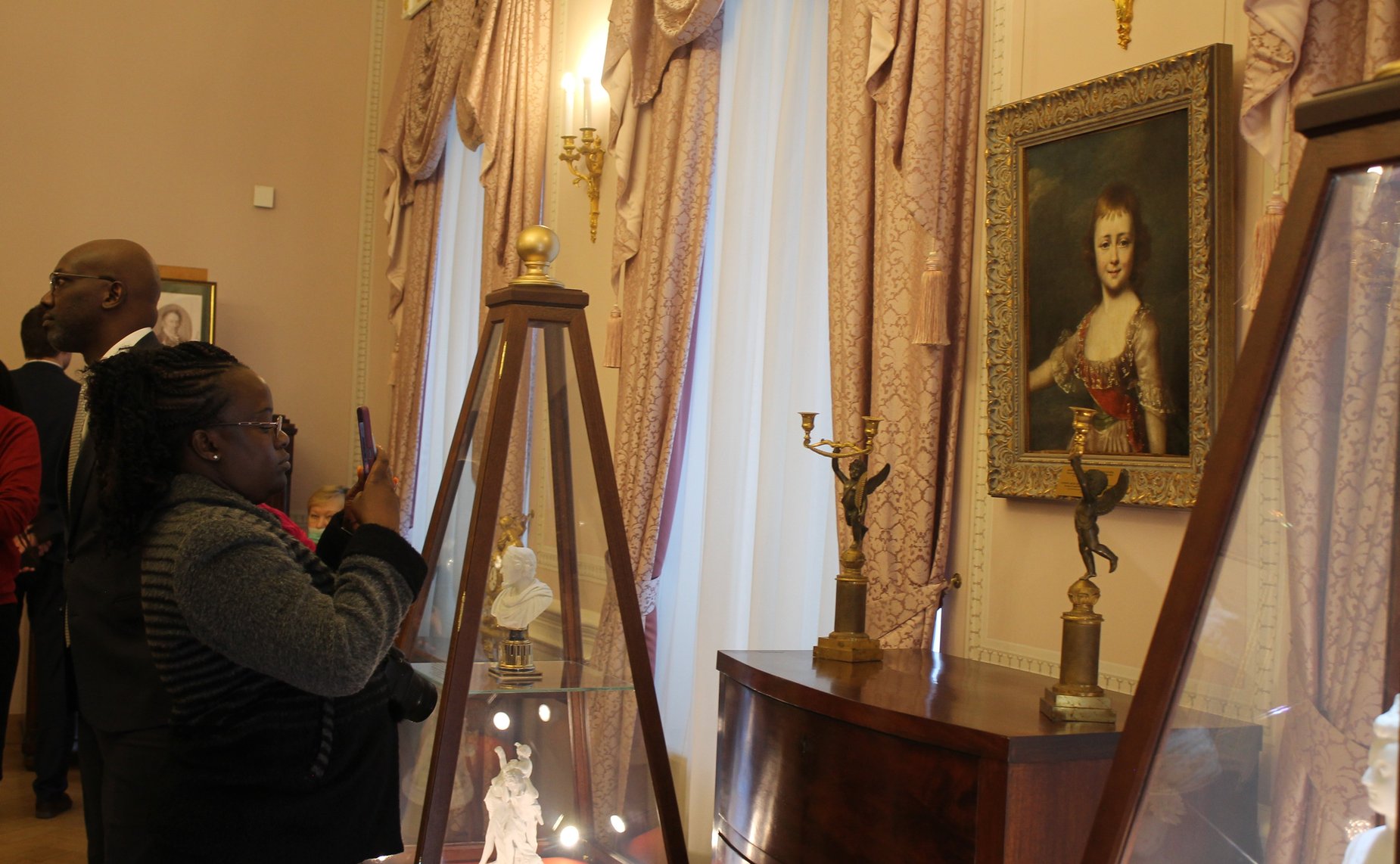 Делегация Зимбабве во главе с председателем Сената Парламента Республики Мейбл Чиномоной посетила Тверскую область. Поездка прошла в рамках официального визита в Россию, состоявшегося по приглашению Председателя СФ Валентины Матвиенко