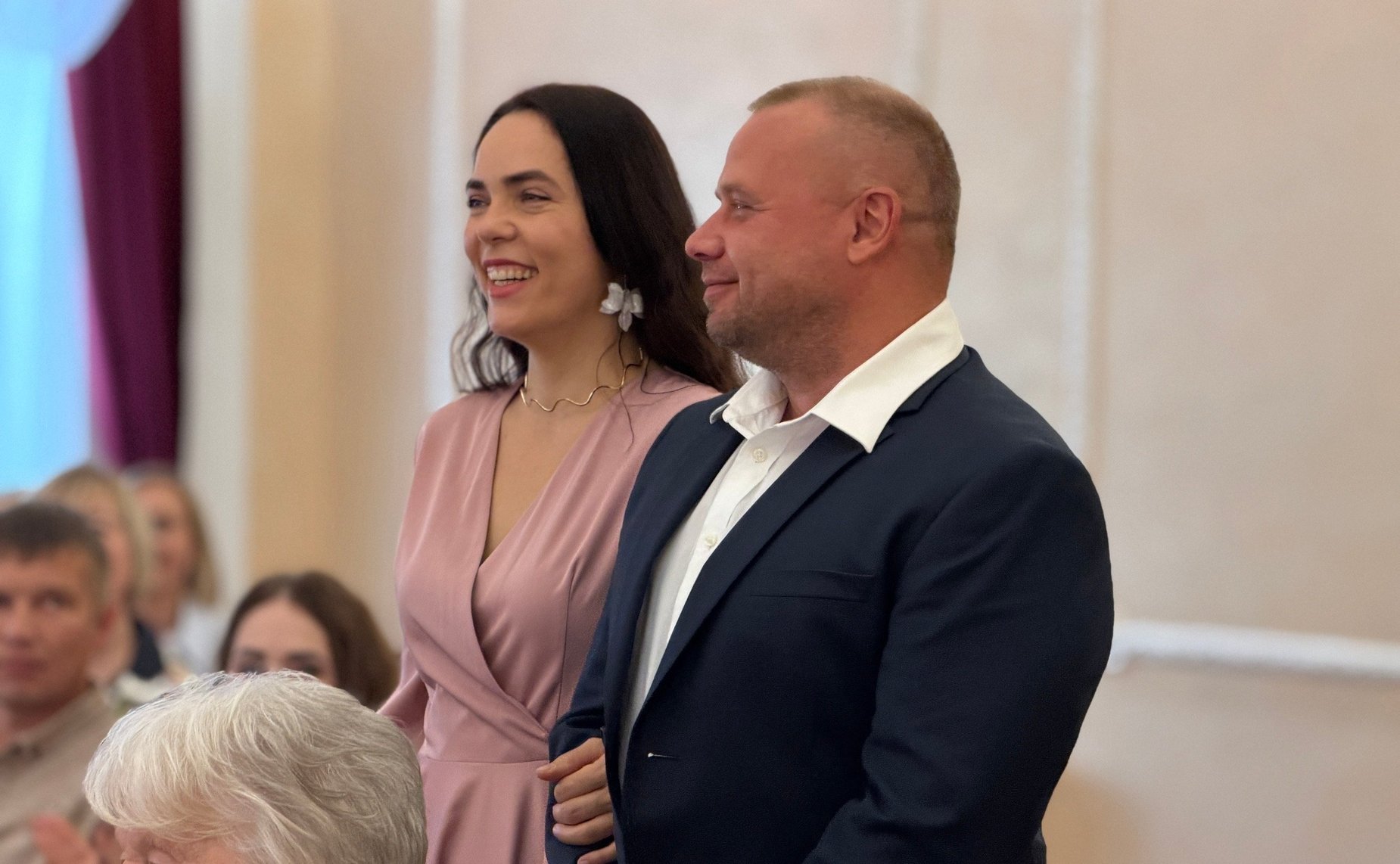 Роман Маслов поздравил юбилейные семейные пары в Череповце