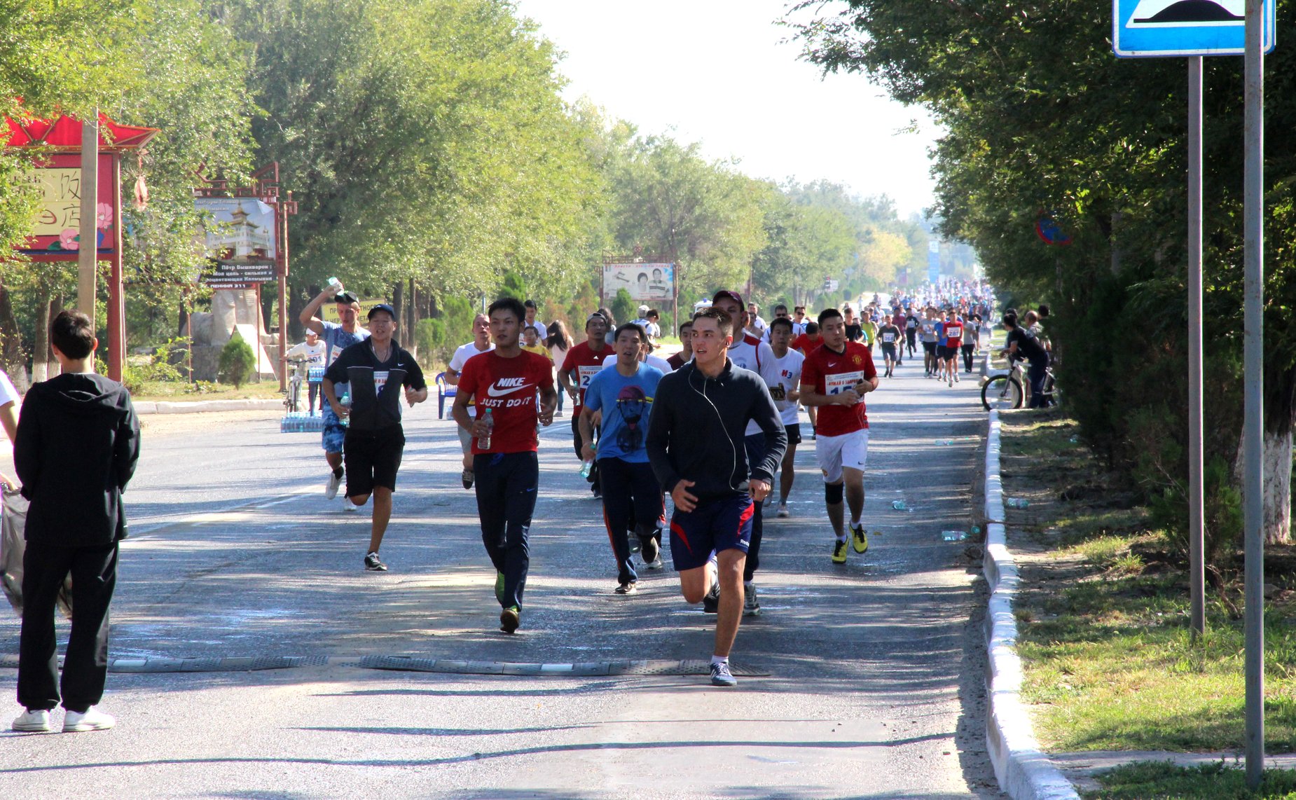 Б. Хасиков принял участие в состоявшемся в Элисте Дне Здоровья