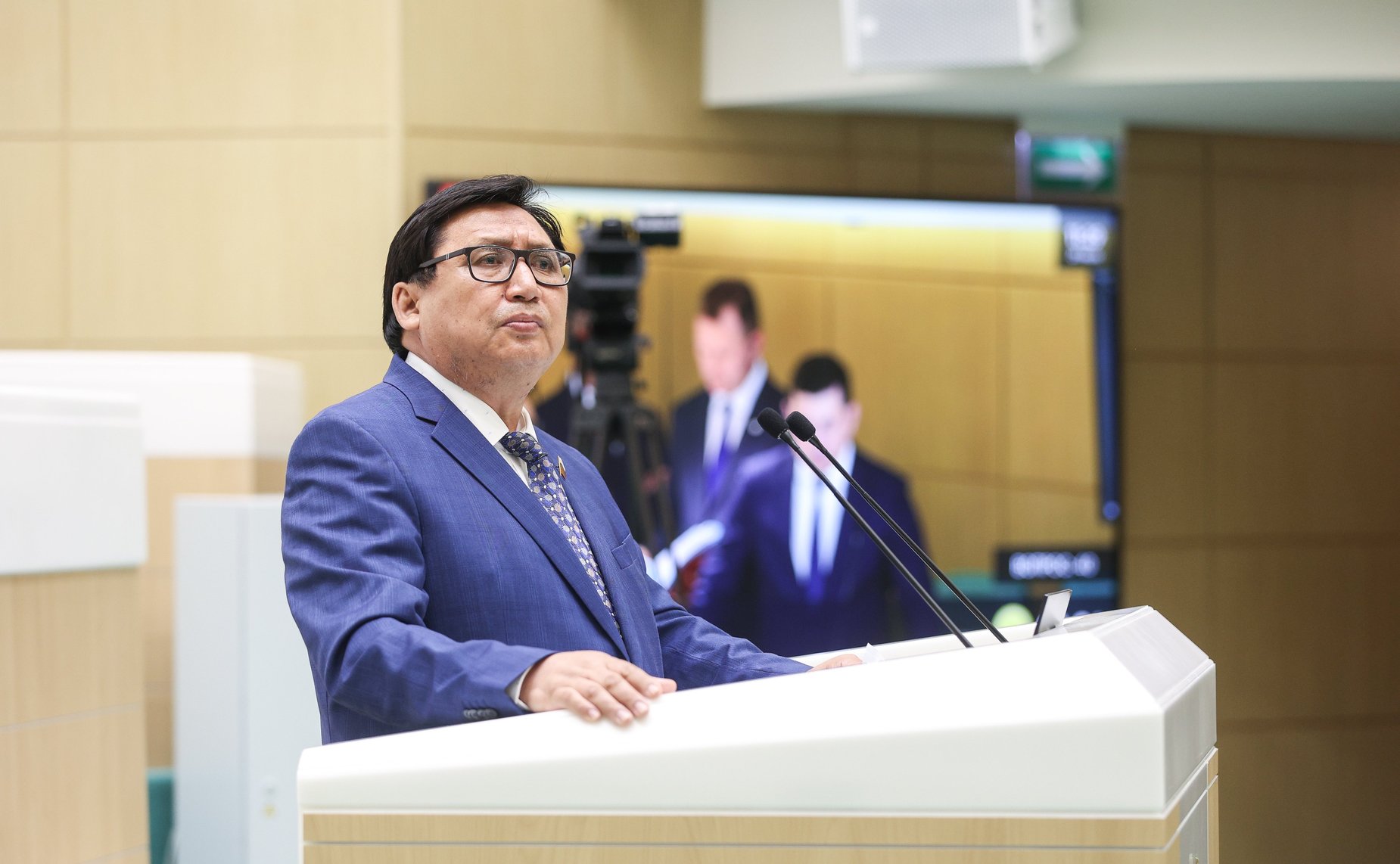 Александр Акимов