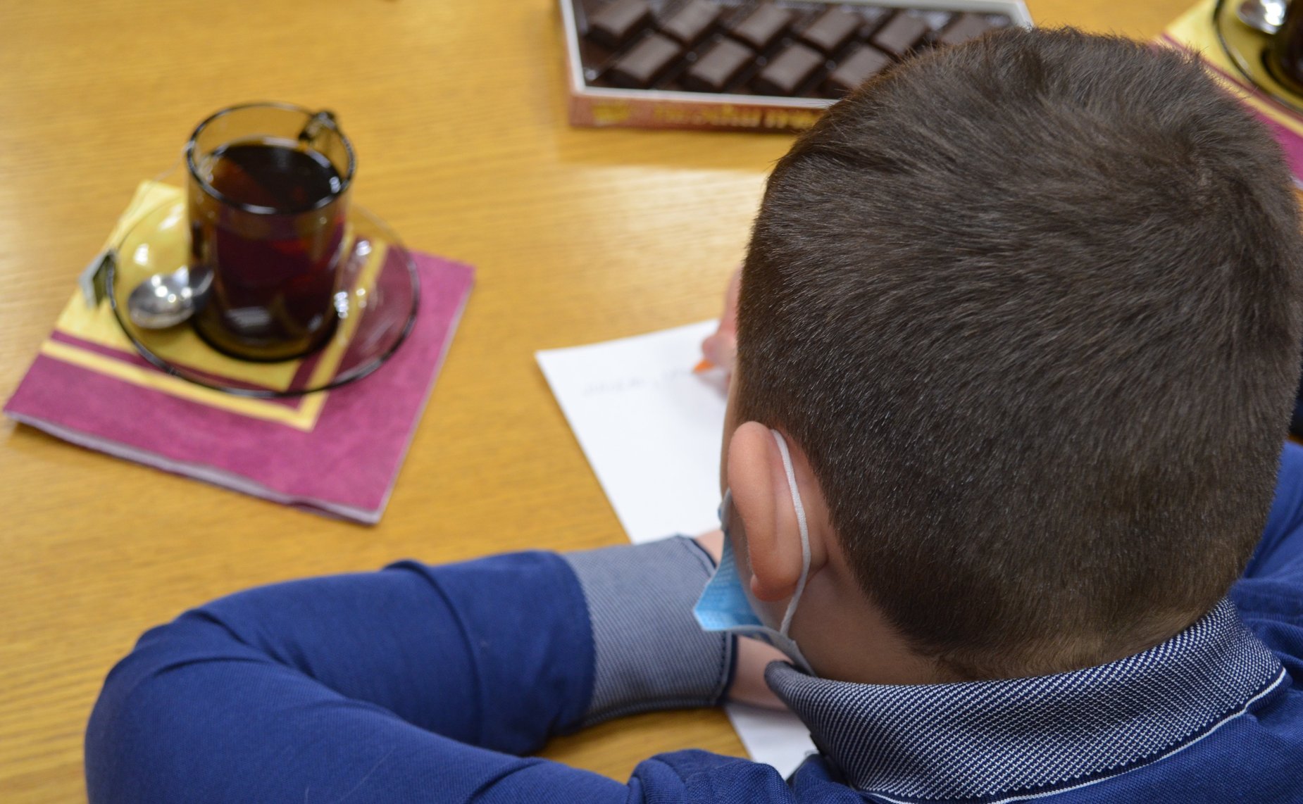 Сергей Аренин поздравил семьи военнослужащих и сотрудников, погибших при исполнении служебного долга, с наступающим Новым годом и Рождеством