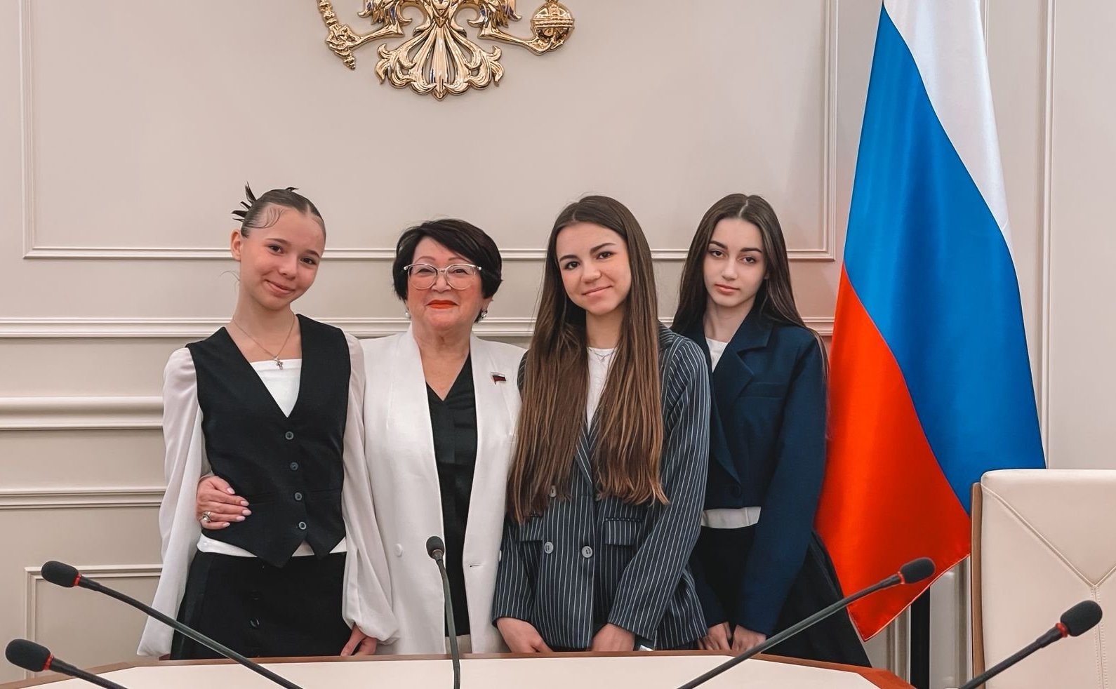 Людмила Талабаева встретилась в Совете Федерации со школьниками из региона
