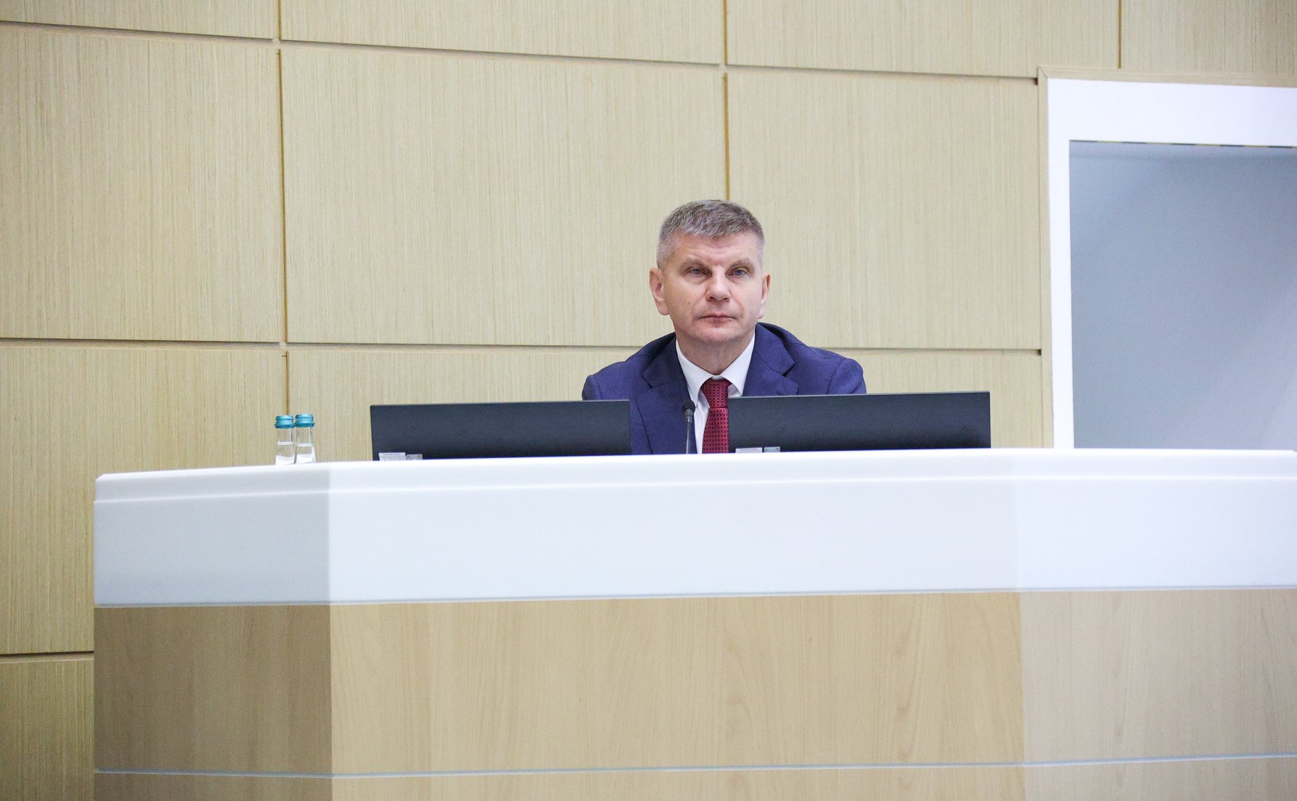 Геннадий Голов