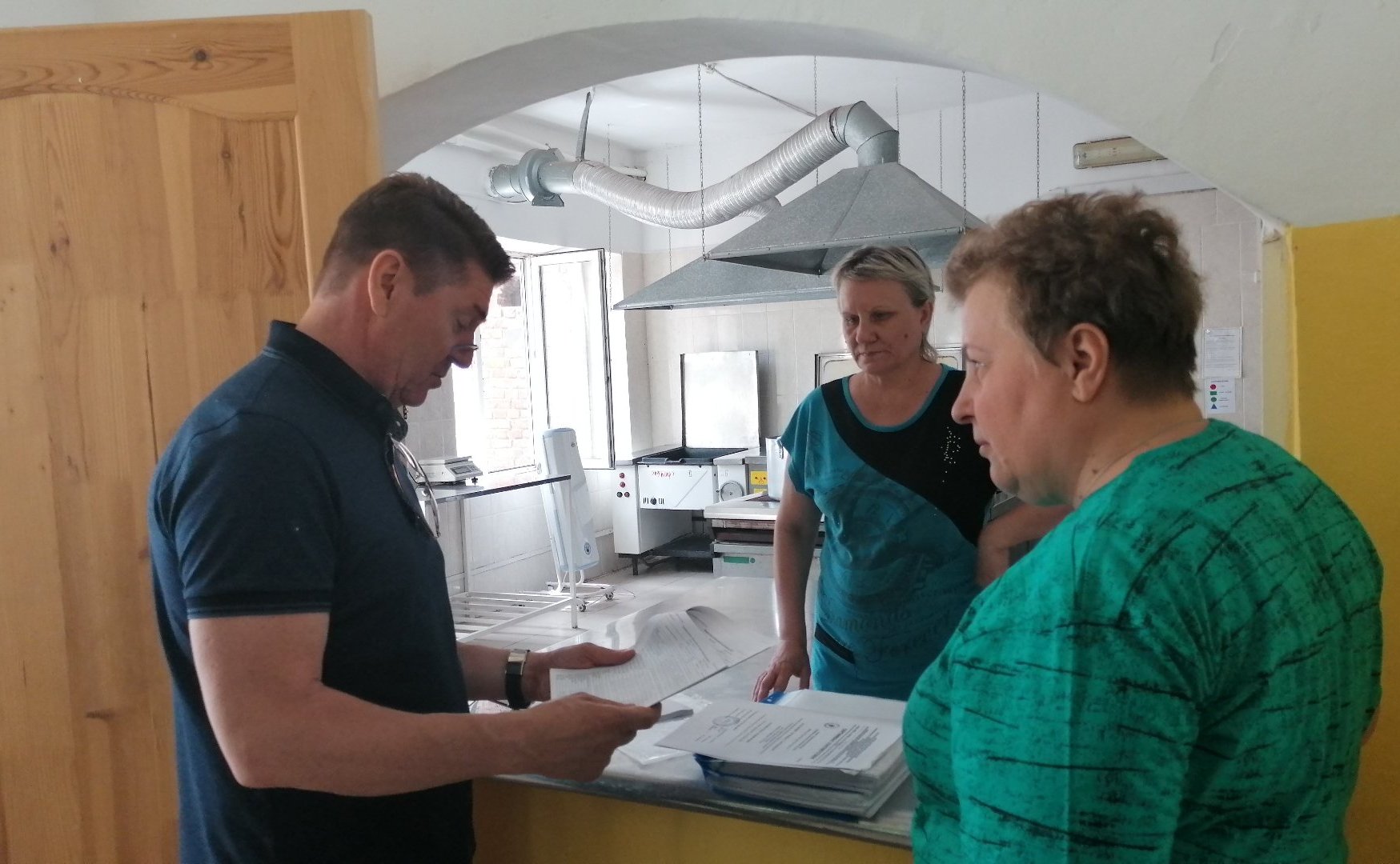 Андрей Шевченко ознакомился с ходом строительства детской больницы и посетил летние детские лагеря в Оренбурге