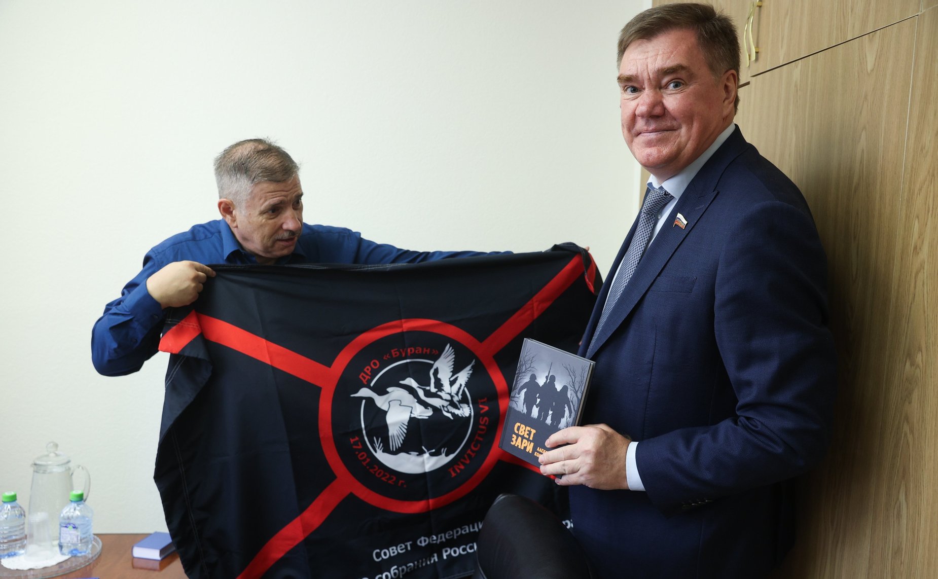 Встреча сенатора РФ Александра Савина с членом Союза писателей ЛНР Ф. Савенковой и писателем А. Конторовичем