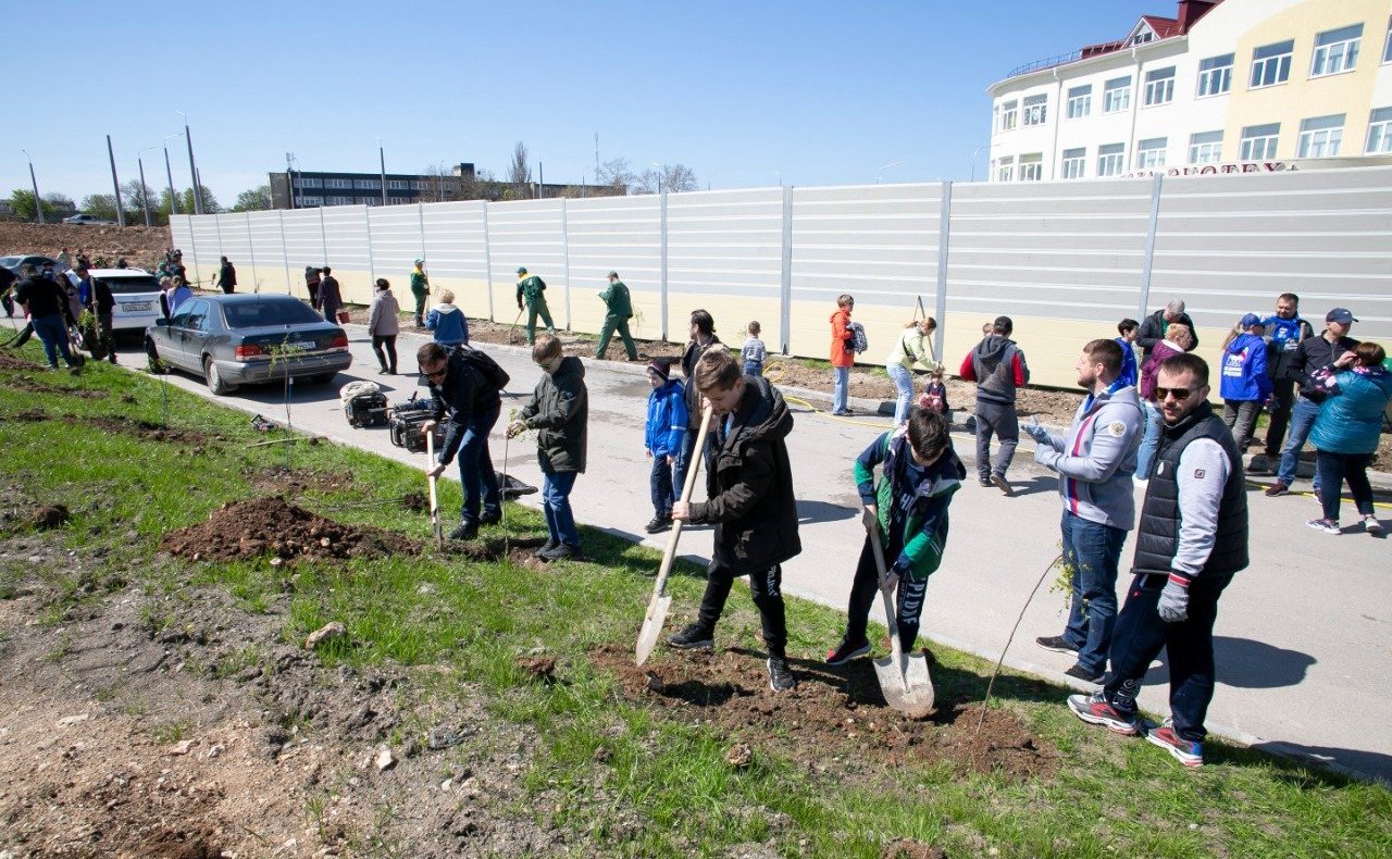 Екатерина Алтабаева в Севастополе приняла участие во всероссийском субботнике