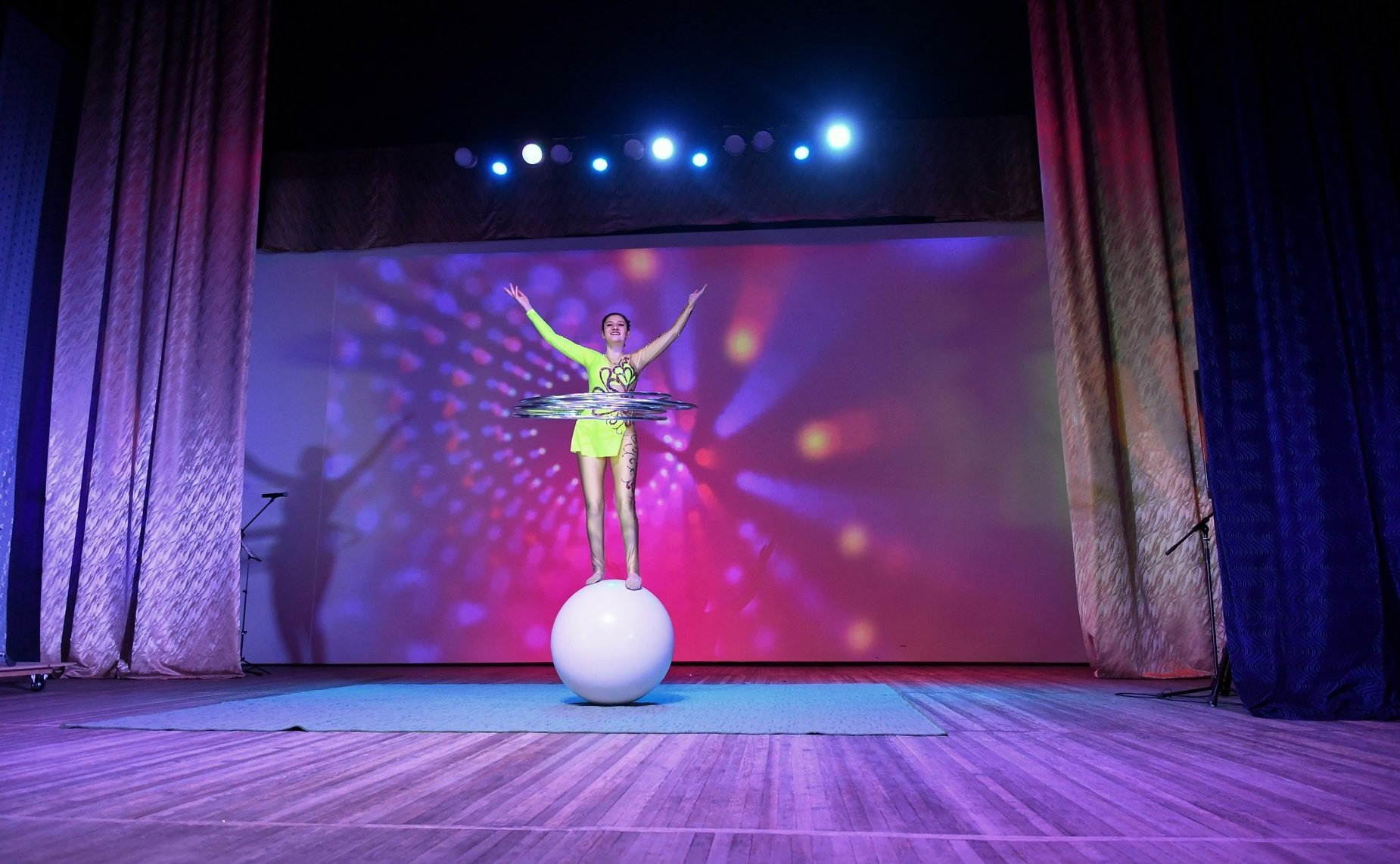 Олег Алексеев поздравил с профессиональным праздником работников культуры Энгельсского и Марксовского районов Саратовской области