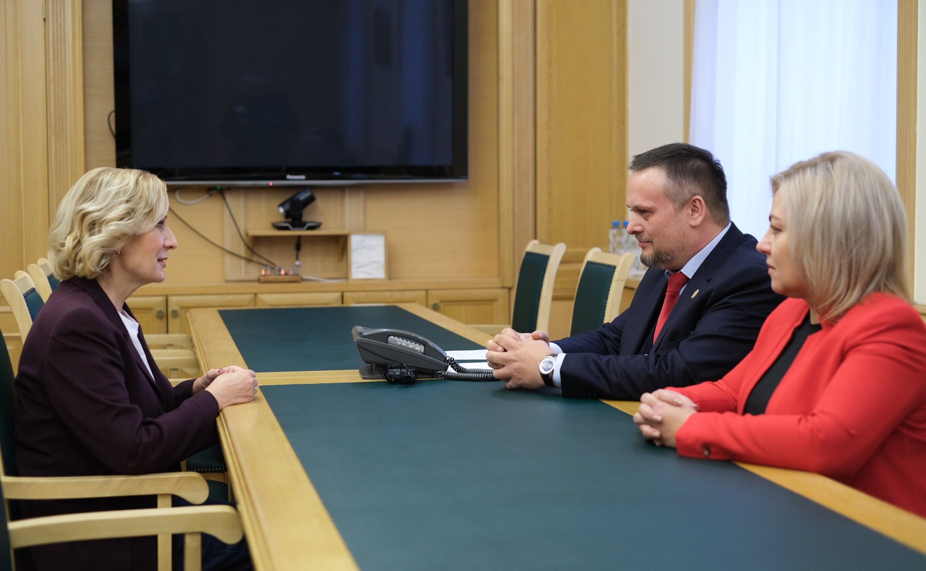 Встреча заместителя Председателя Совета Федерации Инны Святенко с губернатором Новгородской области Андреем Никитиным