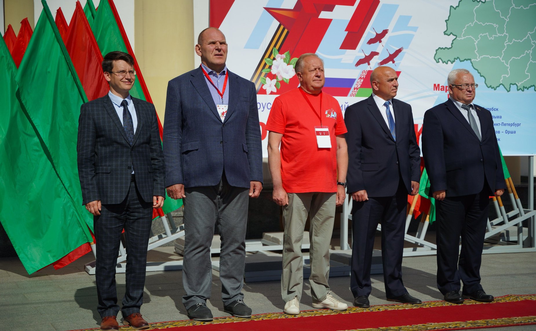 Александр Карелин принял участие в патриотическом культурно-образовательном проекте «Поезд Памяти». Он сопроводил десятиклассников от Гродно до Смоленска