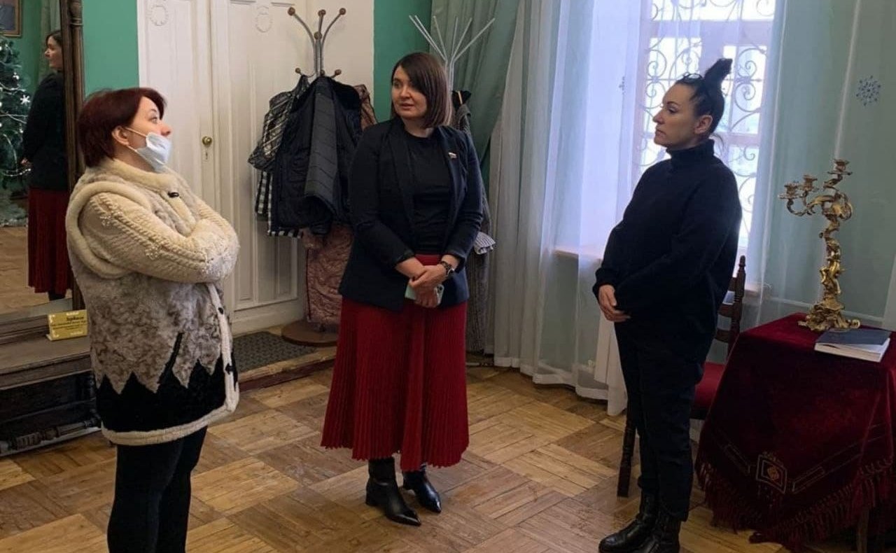 Юлия Лазуткина в ходе работы в регионе выступила модератором межведомственного совещания по развитию креативных индустрий