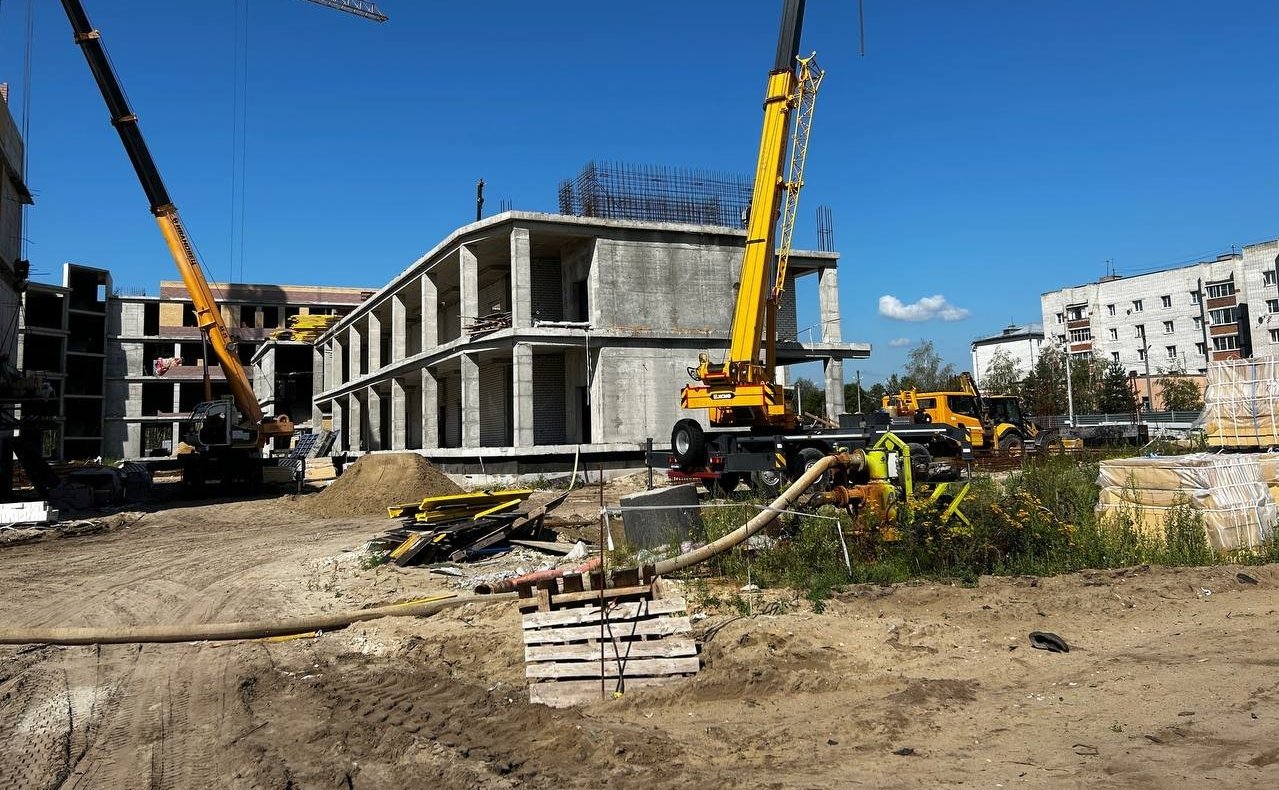 Андрей Шохин осмотрел во Владимирской области ход строительства и реновации общеобразовательных учебных заведений