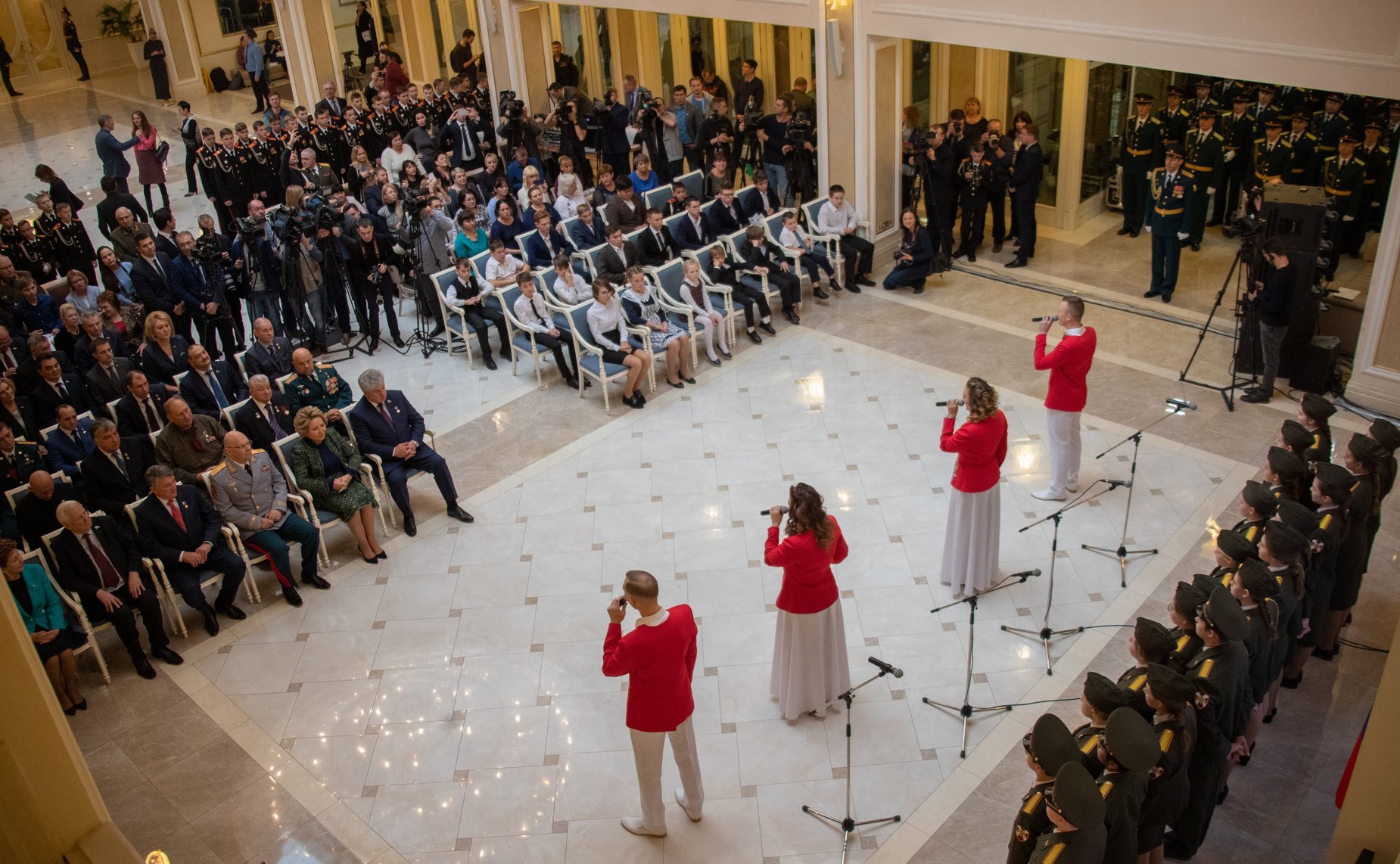 Торжественная церемония награждения детей и подростков, проявивших личное мужество в экстремальных ситуациях и спасших человеческие жизни