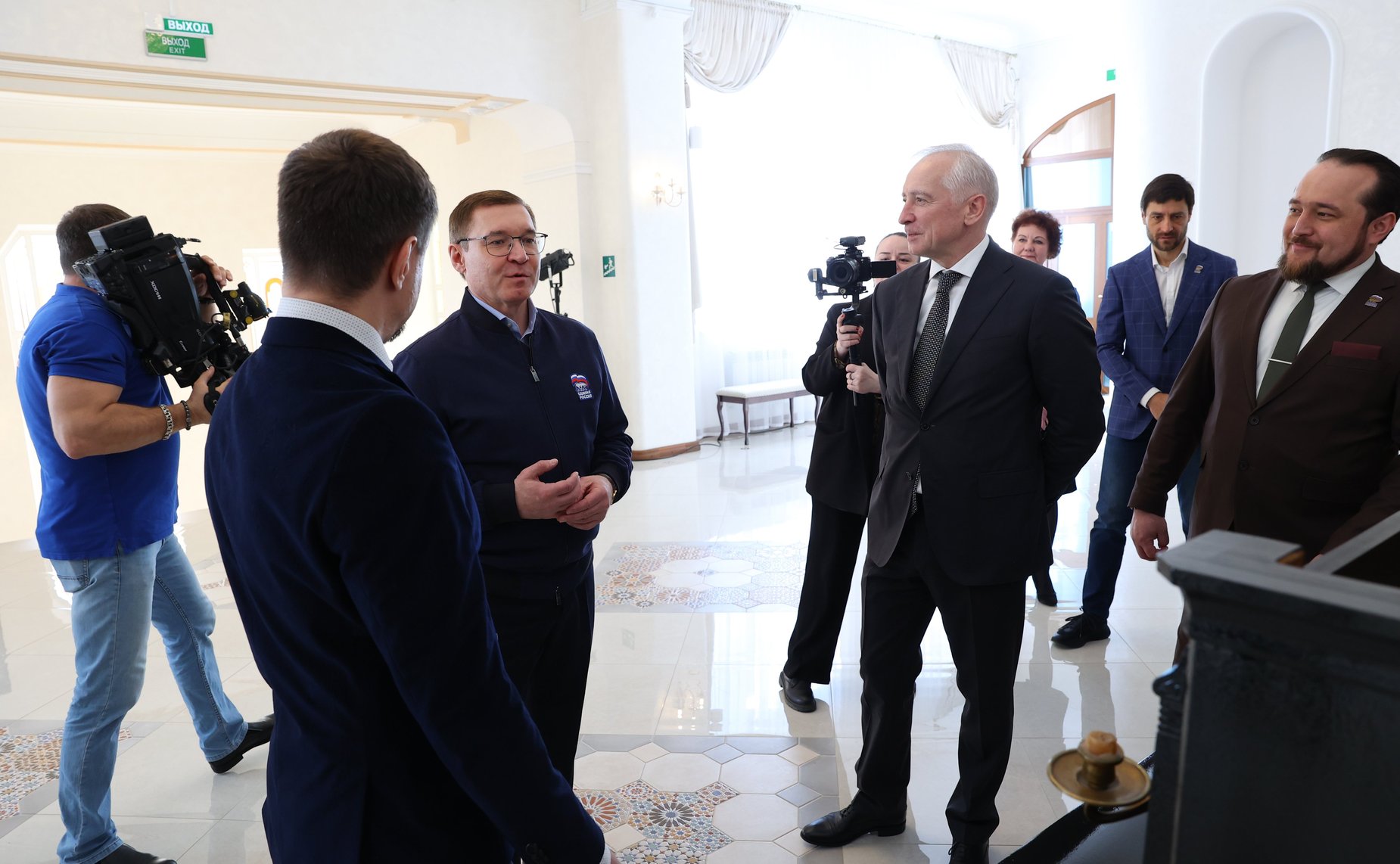 Первый заместитель Председателя Совета Федерации Владимир Якушев посетил Театр куклы и актера «Скоморох»