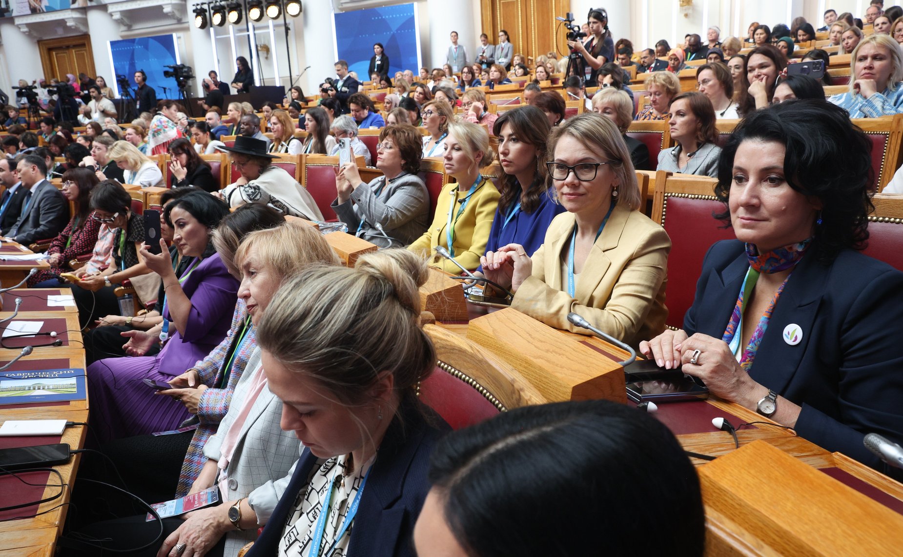 Заключительное пленарное заседание IV Евразийского женского форума «Женщины за укрепление доверия и глобальное сотрудничество»