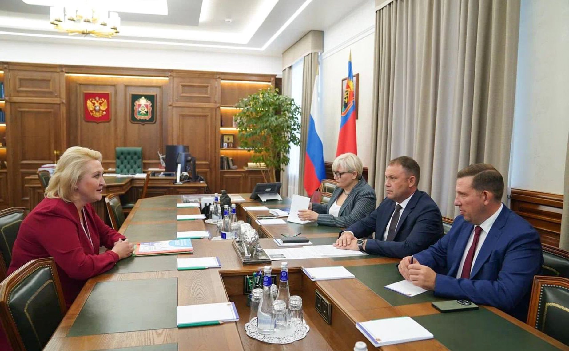 Председатель Комитета Совета Федерации по науке, образованию и культуре Лилия Гумерова в ходе поездки в Кузбасс встретилась с губернатором региона Ильей Середюком