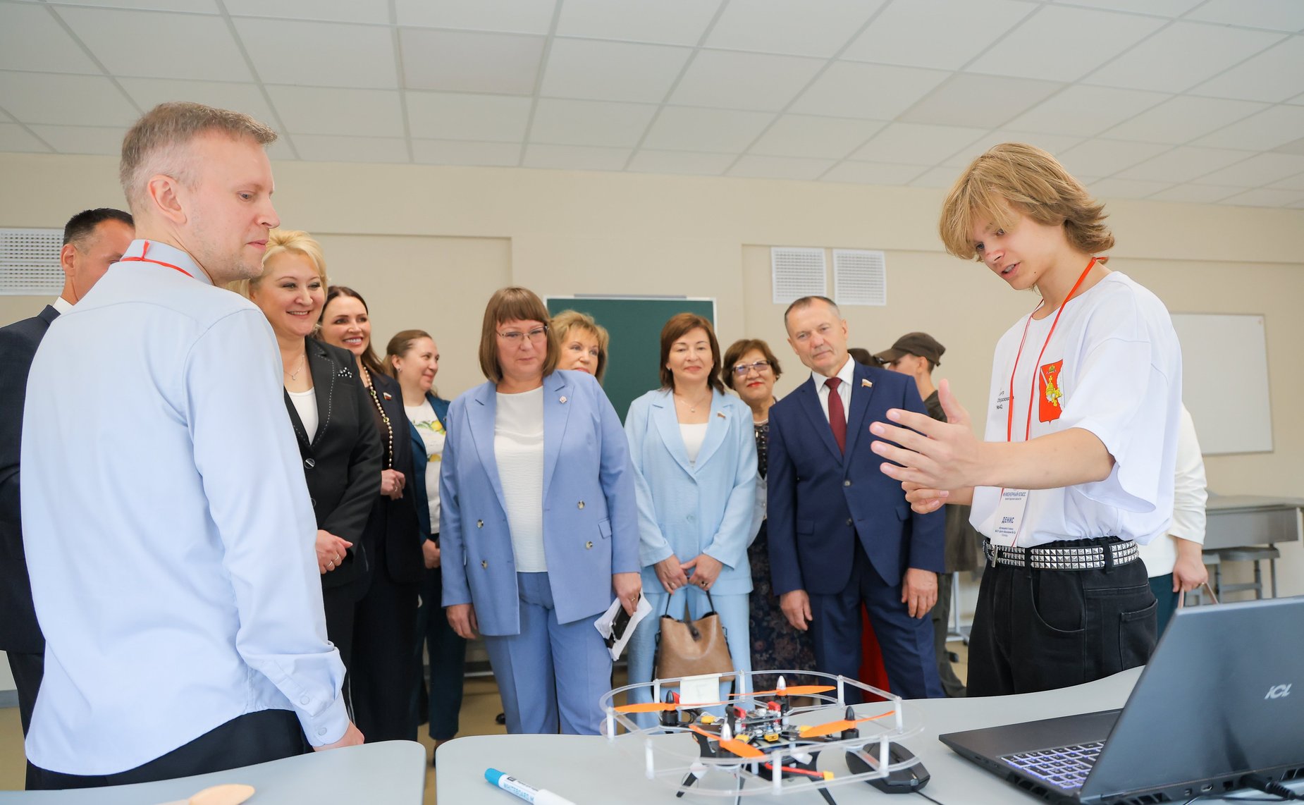 Выездное заседание Комитета СФ по науке, образованию и культуре «Развитие системы непрерывного образования для обеспечения технологического лидерства региона (на примере Вологодской области)». СОШ №8