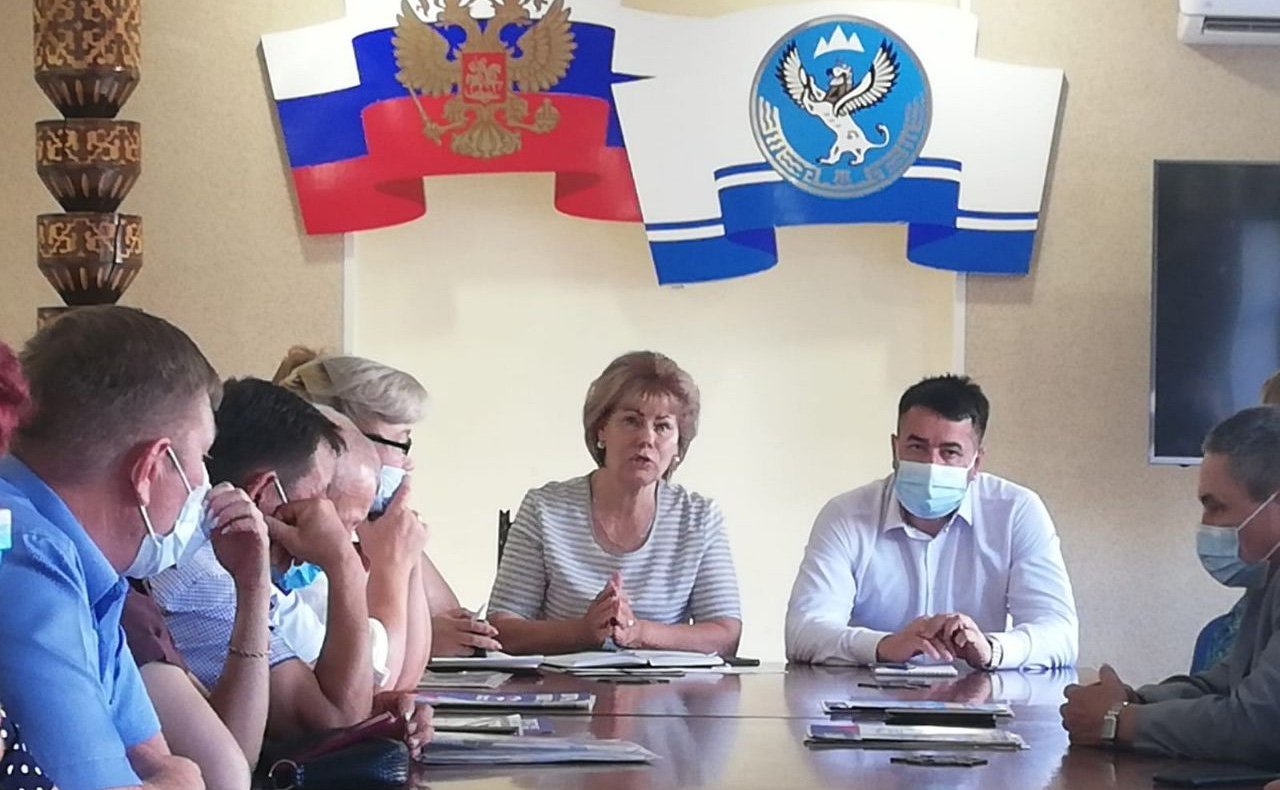 Татьяна Гигель приняла участие во встрече с сотрудниками министерства сельского хозяйства, министерства природных ресурсов, экологии и туризма, а также ветеринарной службы региона