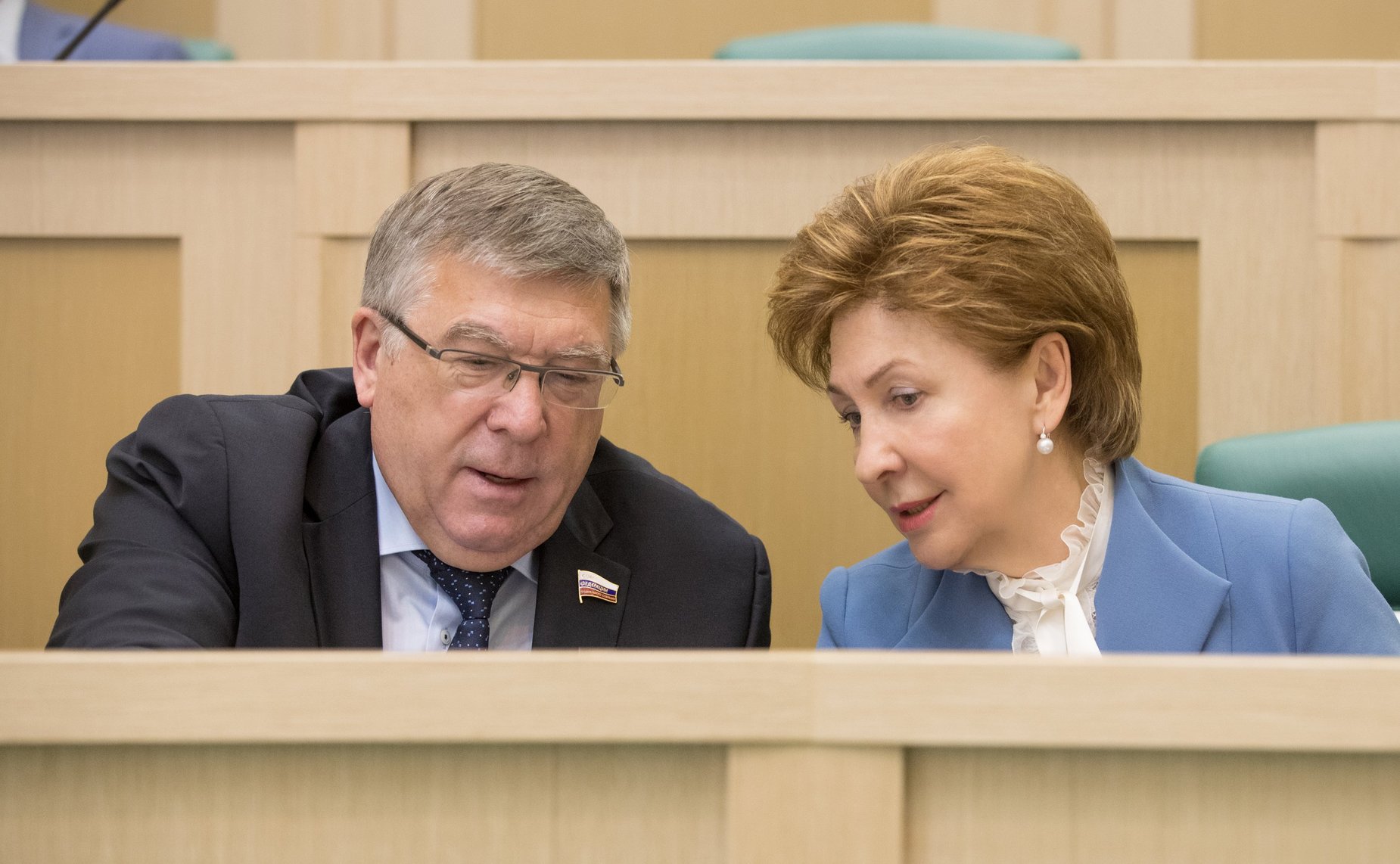 В. Рязанский и Г. Карелова