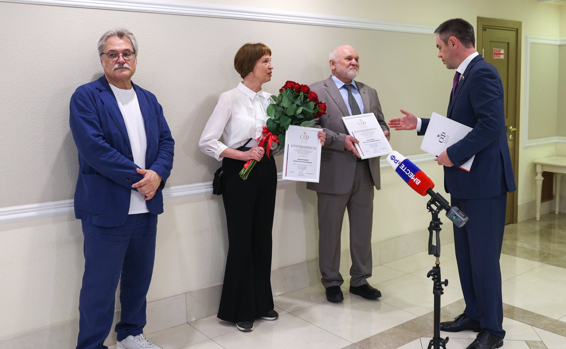 Торжественное открытие персональной выставки художников Николая и Елены Комаровых на тему «Продолжая традиции»