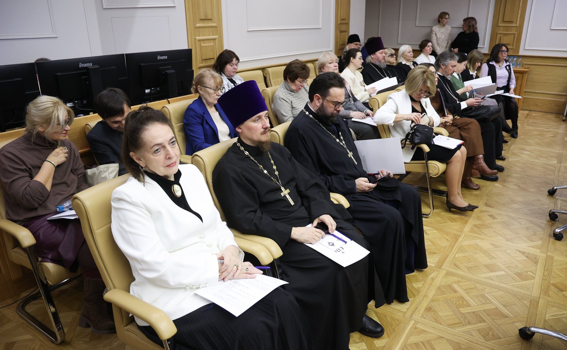 Круглый стол Комитета СФ по науке, образованию и культуре «Воспитание и просвещение как инструменты формирования личности в современном обществе» (в рамках XIV Рождественских парламентских встреч)