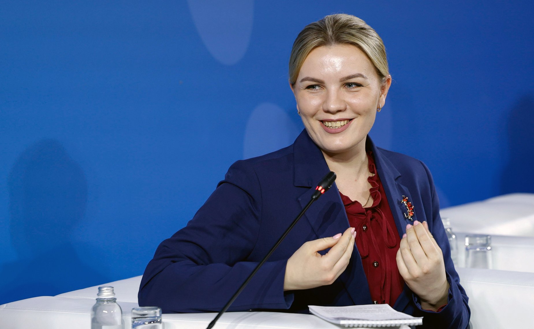 Заседание сессии «Государственная служба: женский взгляд»