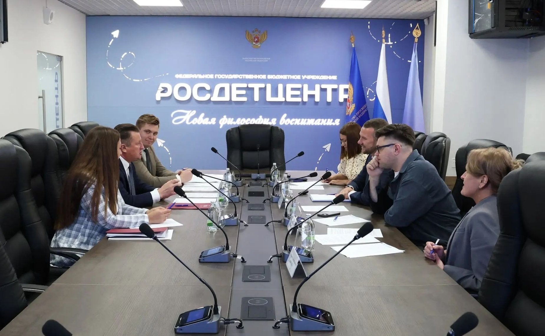 Евгений Богомазов обсудил с главой Росдетцентра реализацию проектов по обучению и развитию детей