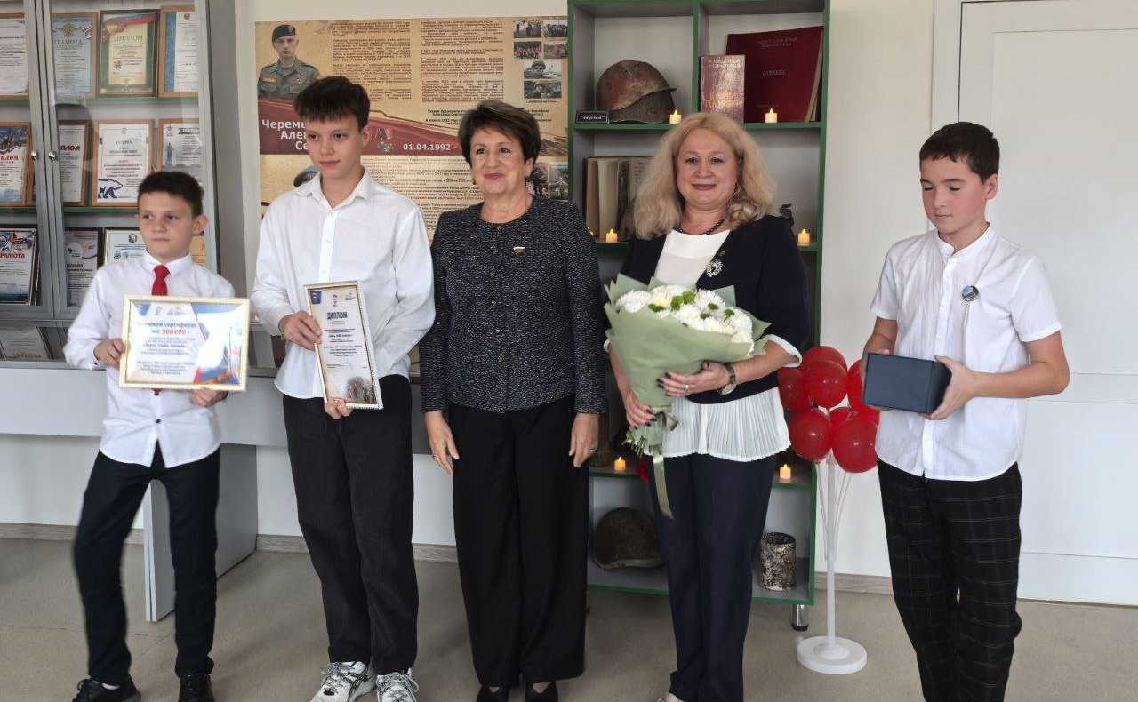 Екатерина Алтабаева посетила школу №59 имени старшего сержанта милиции Е.Г. Скоробогатова, которая находится в селе Терновка