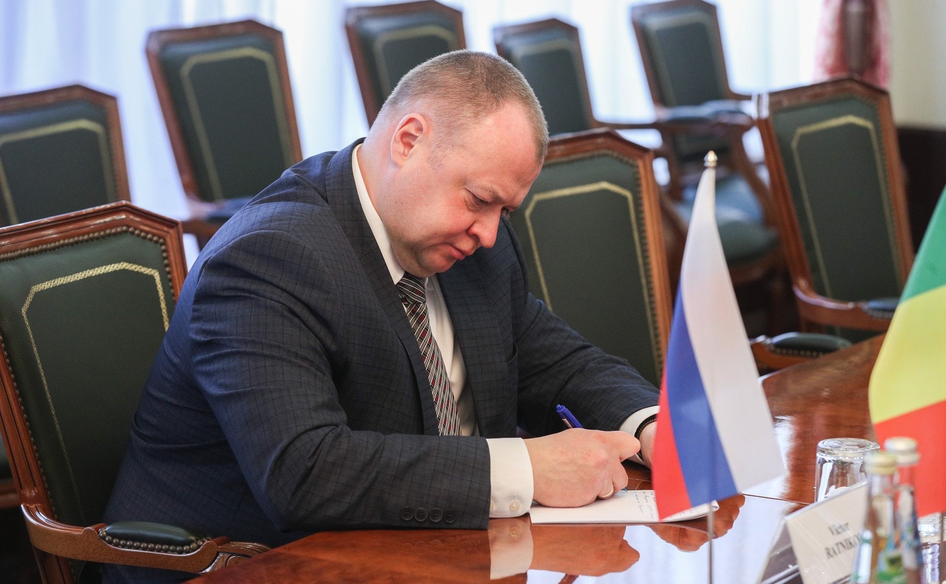 Встреча председателя Комитета СФ по международным делам Григория Карасина с Чрезвычайным и Полномочным Послом Республики Мали в РФ Х. Самаке