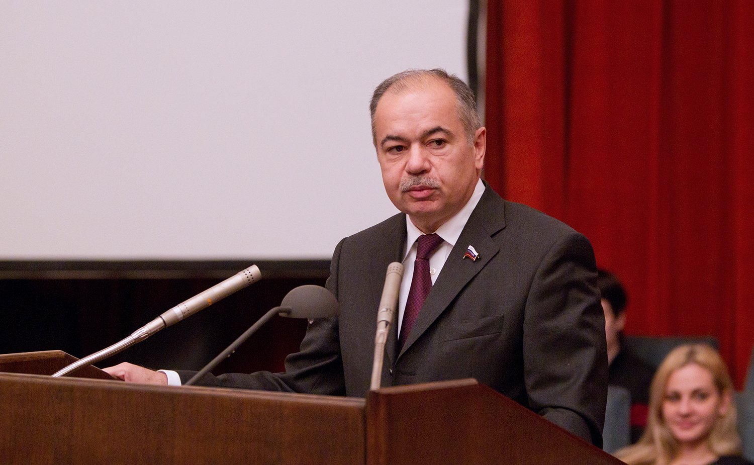 25-10 Умаханов форум 9