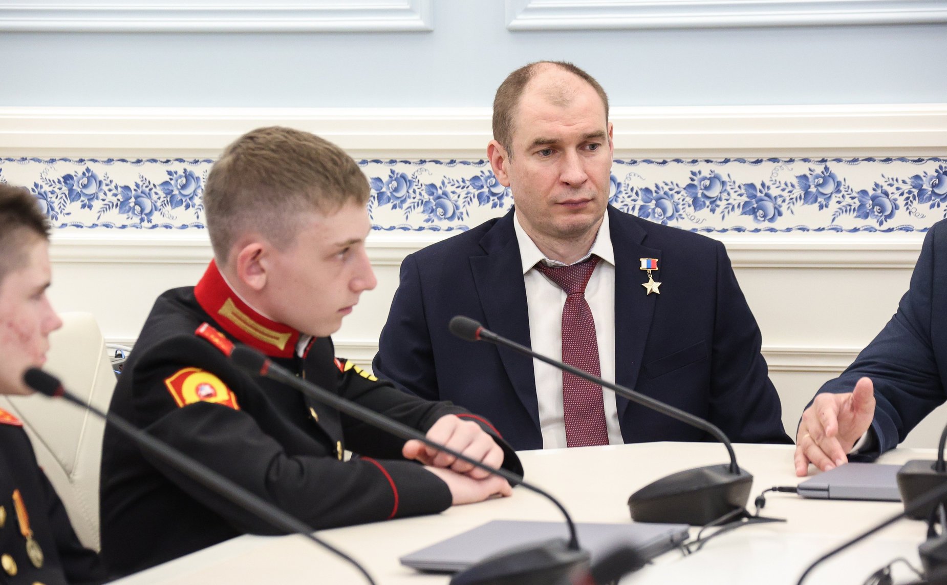 Встреча заместителя Председателя СФ Константина Косачева с воспитанниками Московского суворовского военного училища — участниками Парада Победы на Красной площади 2024 года