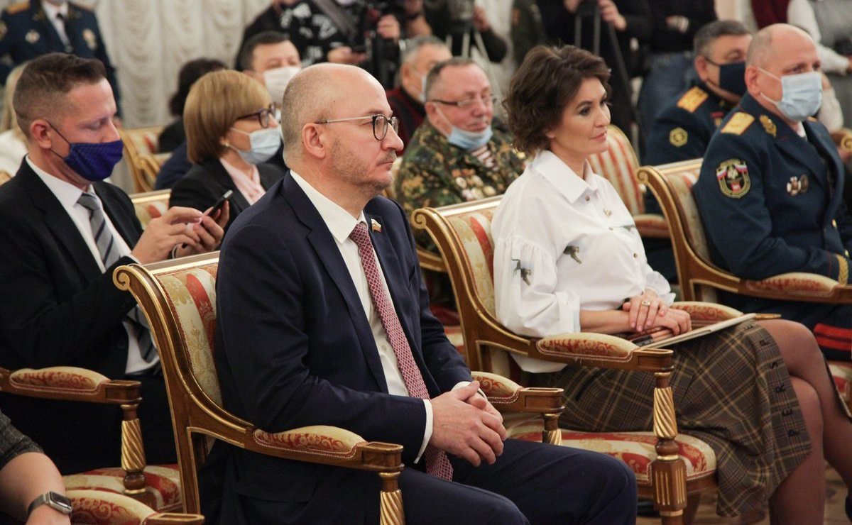 Маргарита Павлова и Олег Цепкин наградили детей-героев, проявивших личное мужество в экстремальных ситуациях, медалями Совета Федерации