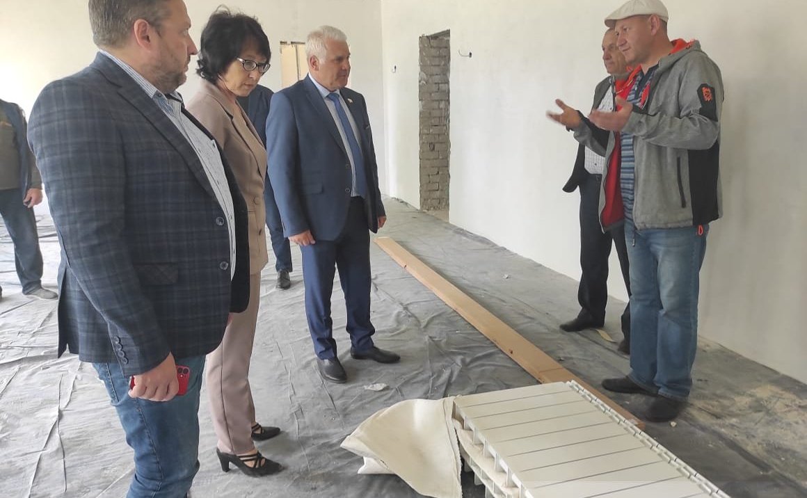 Сергей Мартынов оценил ход капитального ремонта в школах Параньгинского района