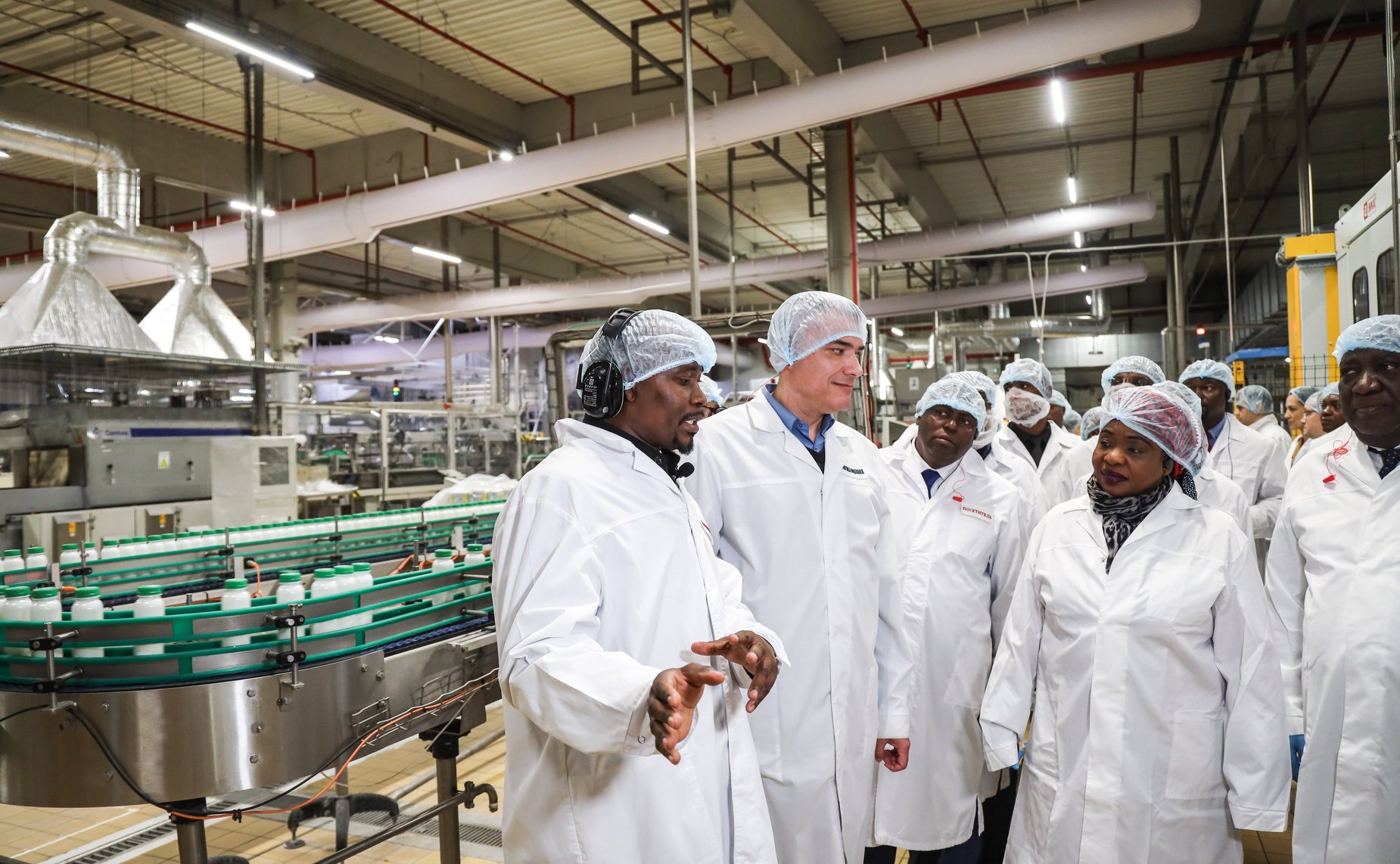 Делегация Республики Мозамбик во главе с Председателем Ассамблеи Маргаридой Адамужи Талапой посетила молочный комбинат «Чеховский» в Московской области